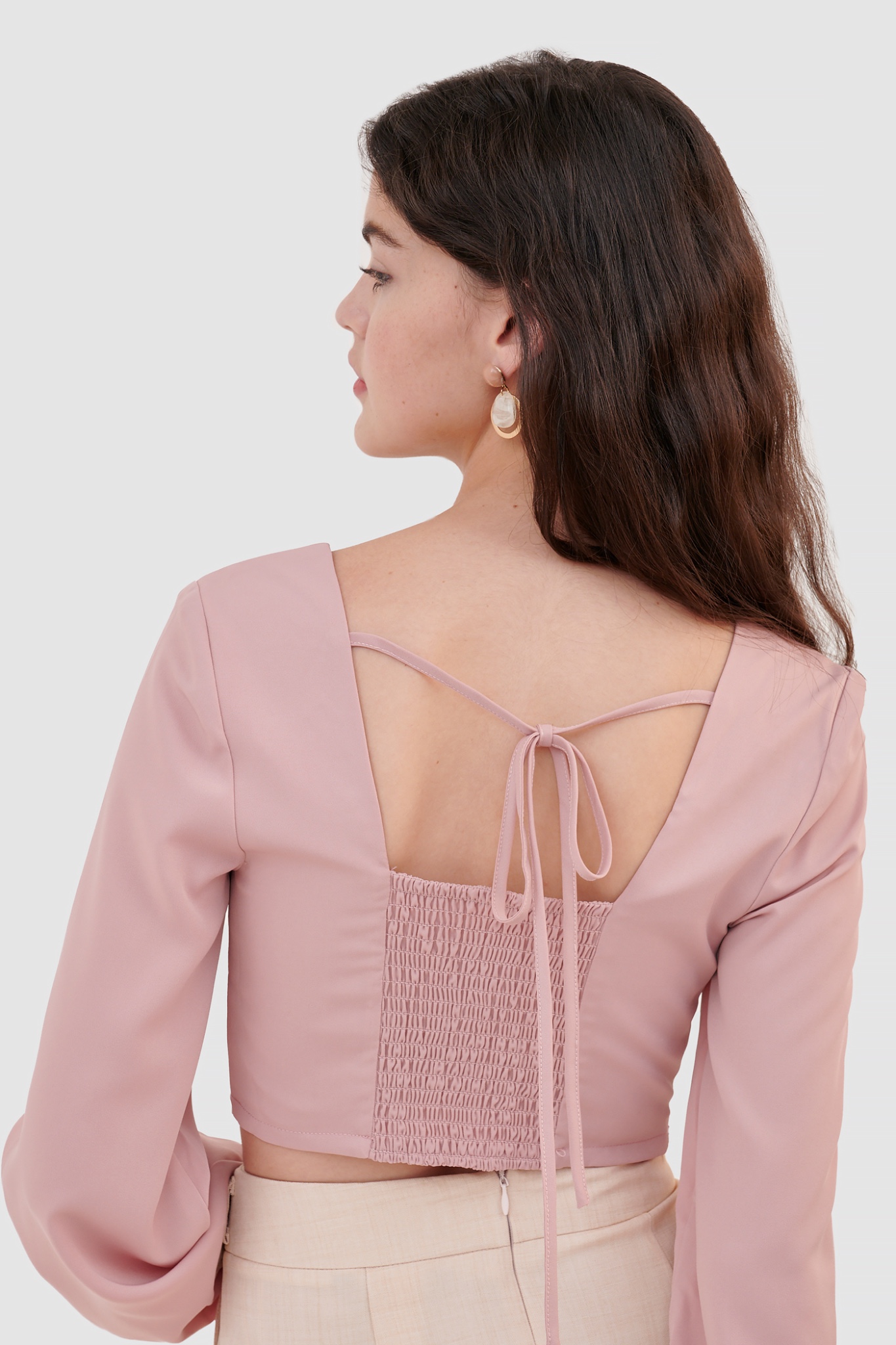 Áo croptop cổ vuông smocking lưng