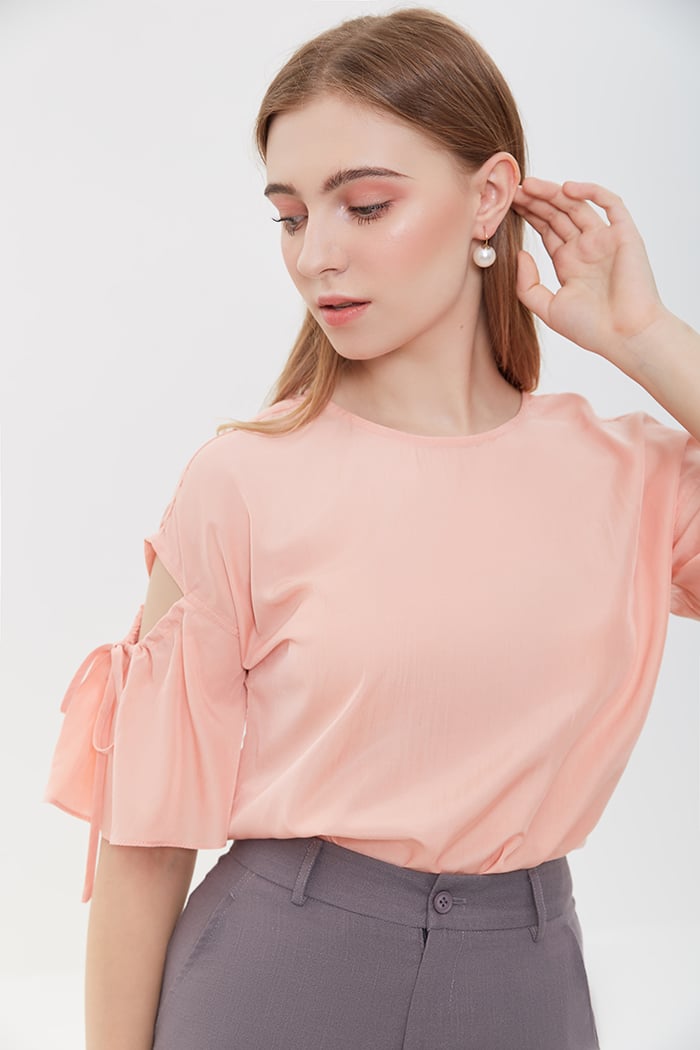 Áo cổ tròn cutout rút dây tay