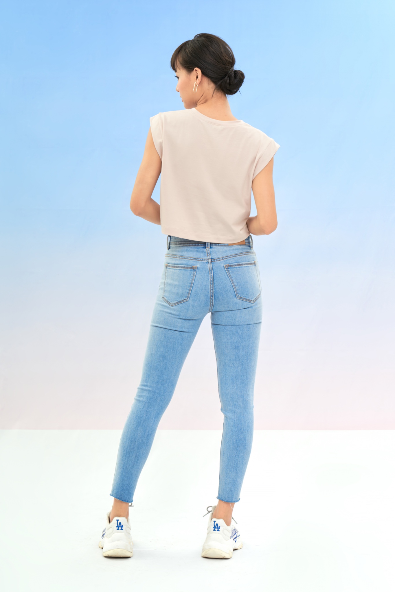 Áo thun crop top tay con