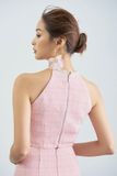  Áo tweed croptop cổ yếm phối viền ngọc trai 