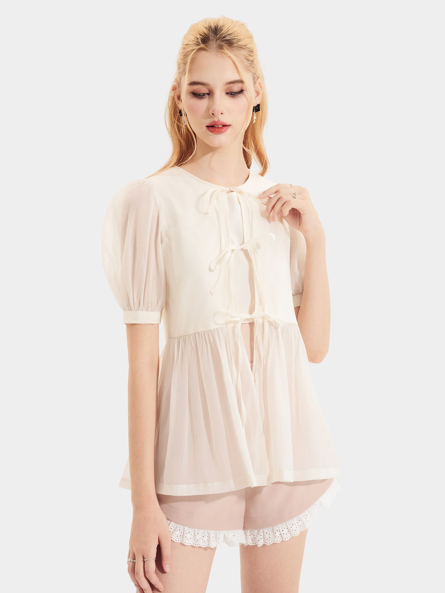  Áo sheer form babydoll tay phồng đính nơ 