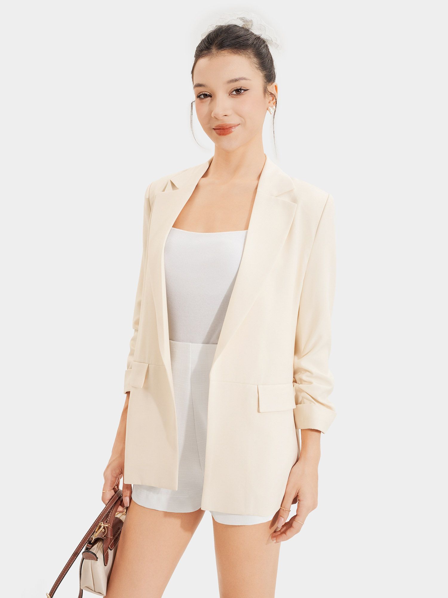 Áo blazer nhún xắn tay cách điệu 