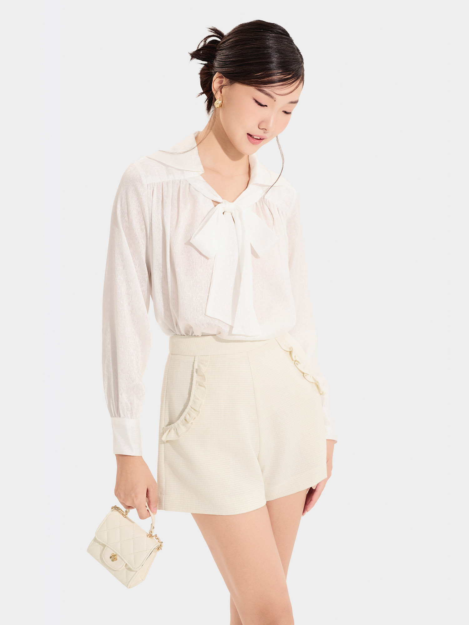 Quần short vải bố 2 túi phối viền bèo