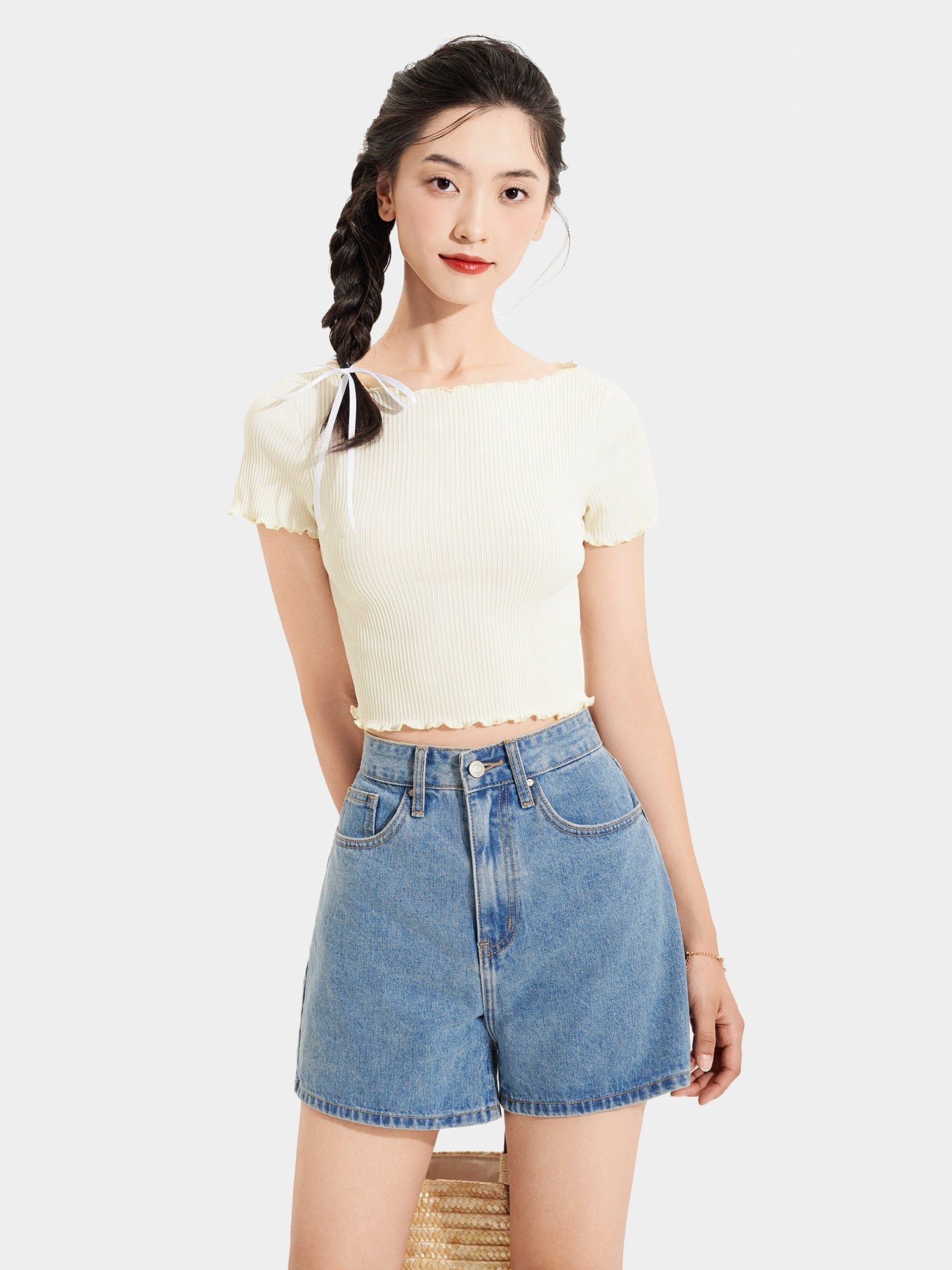  Áo thun gân croptop tay ngắn cuốn biên 