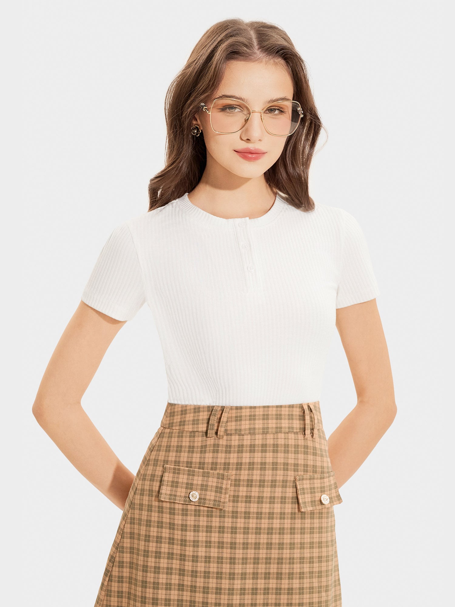 Áo thun gân tay ngắn cổ tròn cài nút