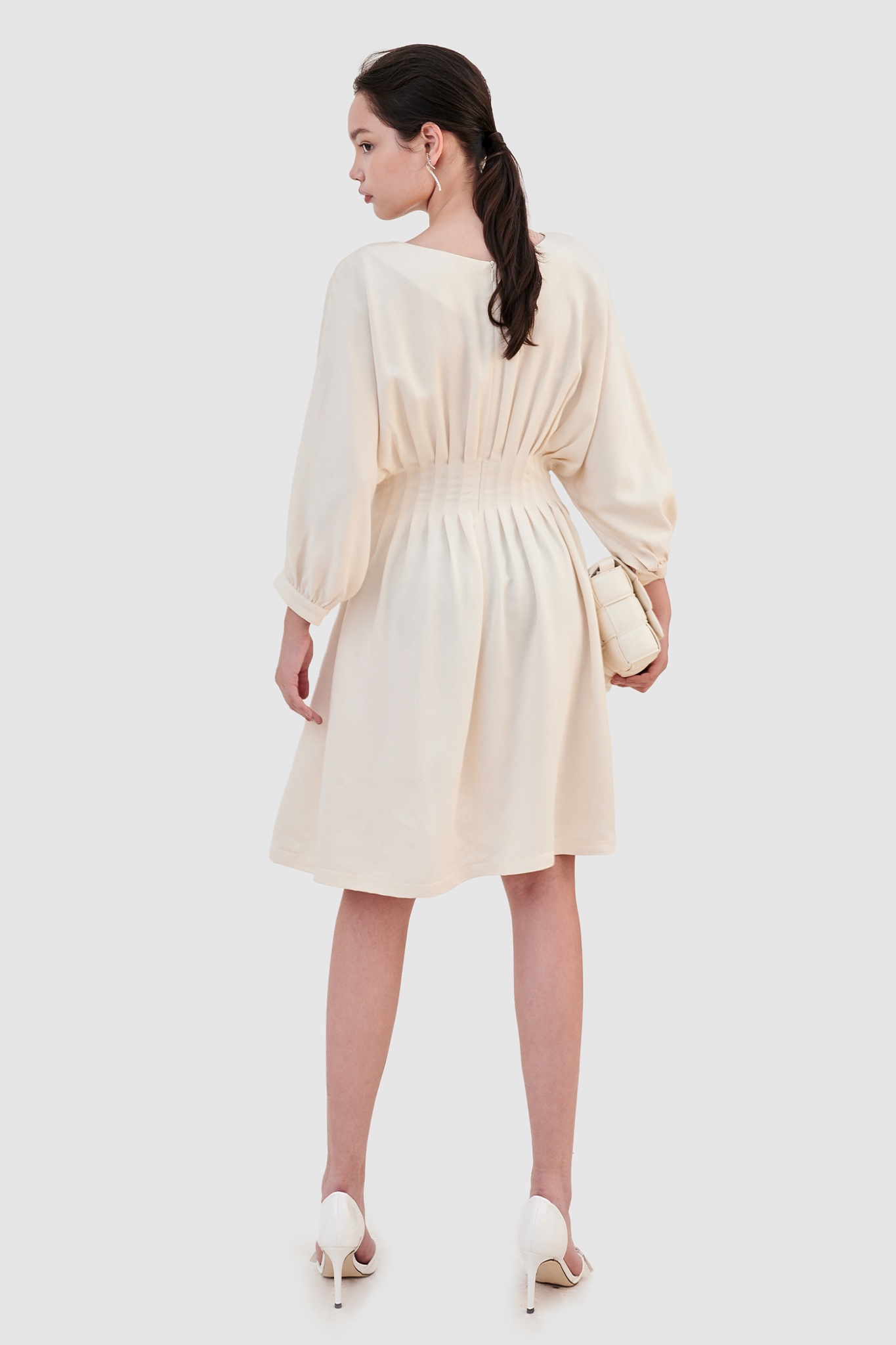 Đầm tay lỡ xếp ly eo