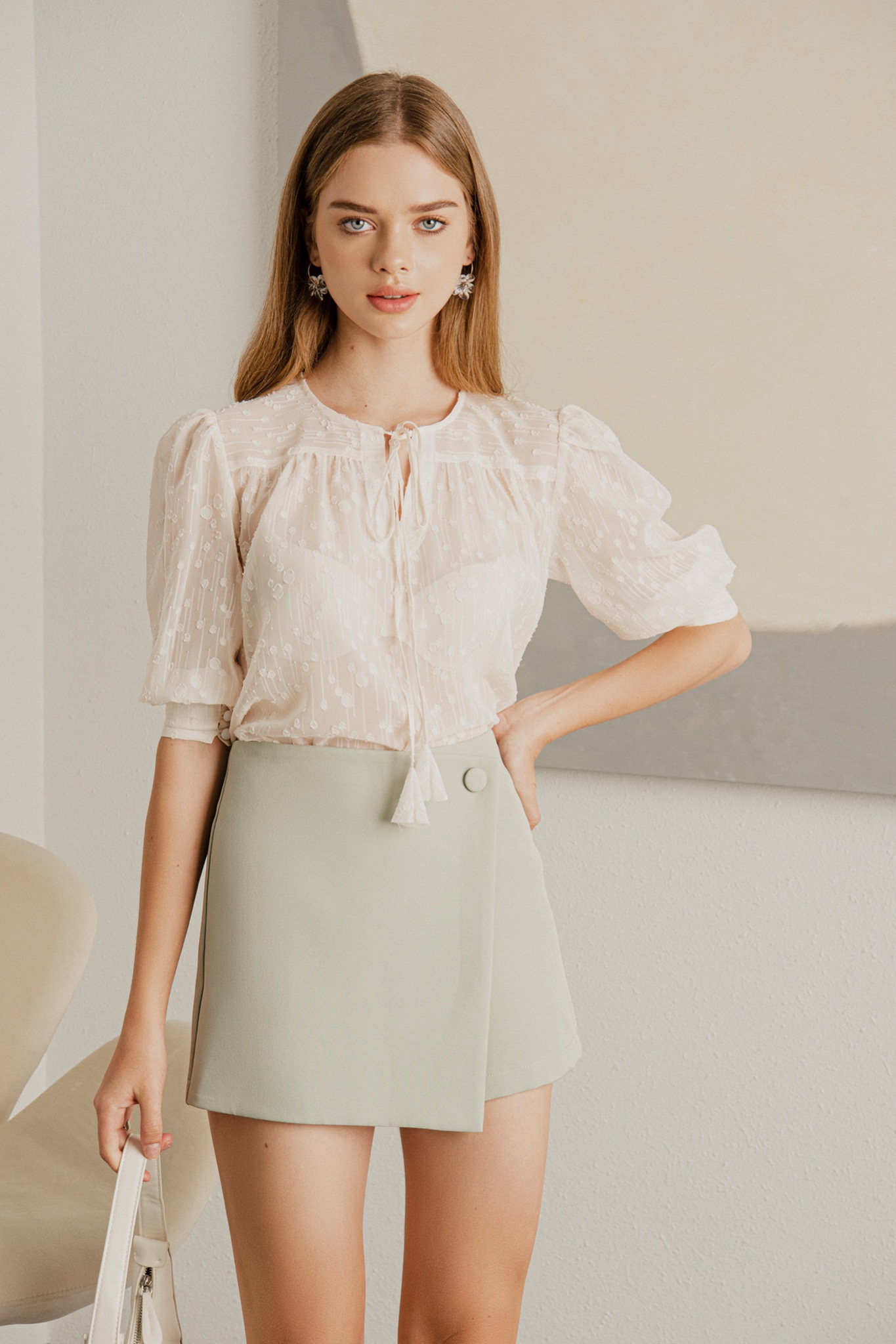 Áo kiểu chiffon form suông tay lở cài nút cột nơ cổ