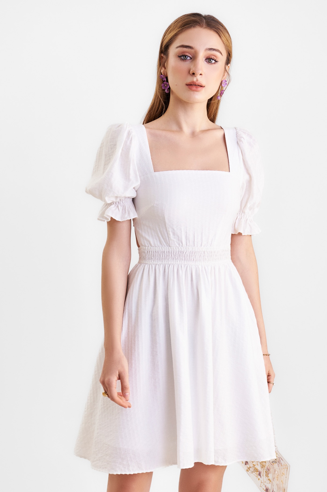 Đầm cổ vuông smocking eo cutout lưng