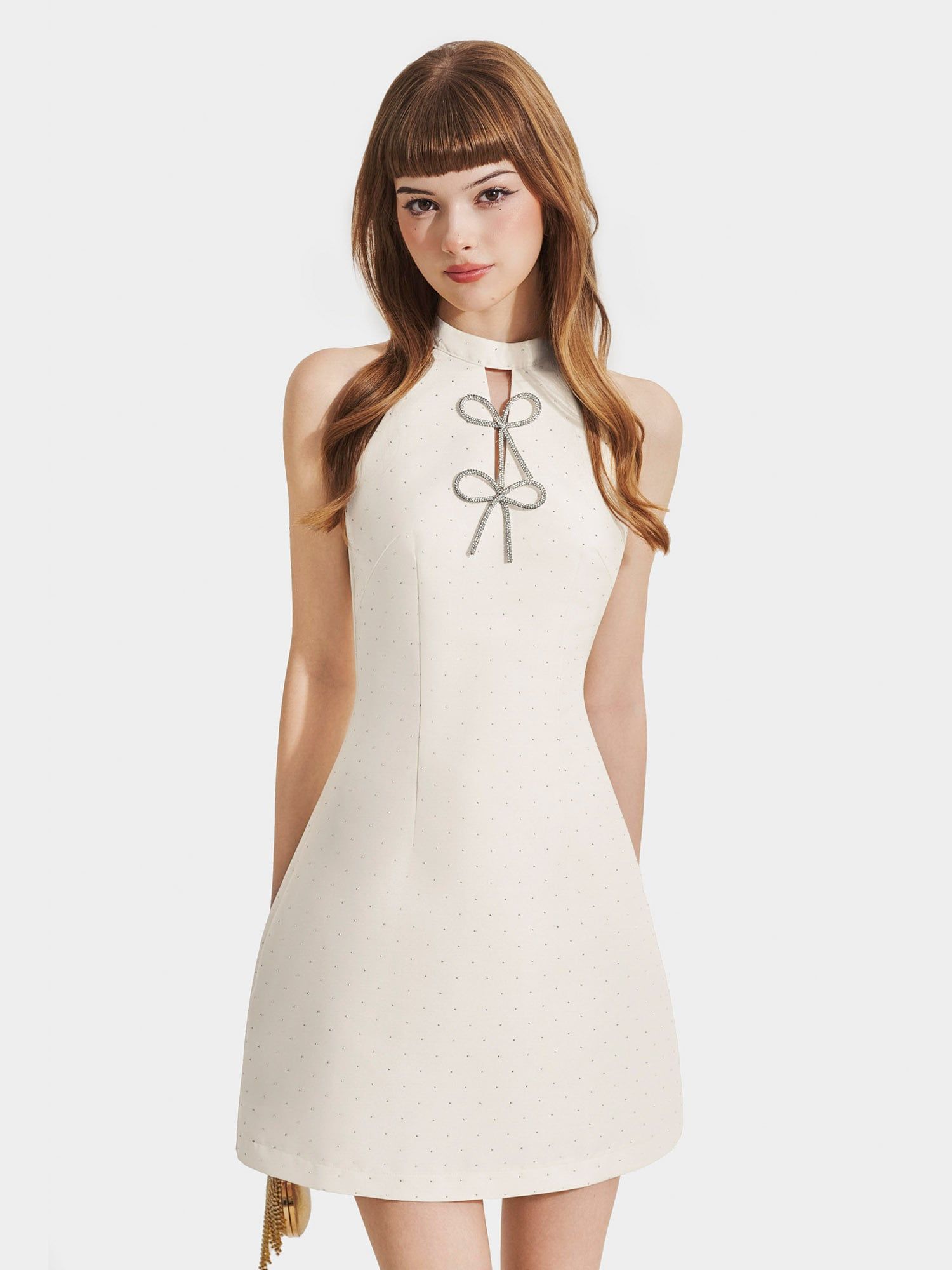  Đầm mini tafta kim sa cổ yếm đính nơ ngực 