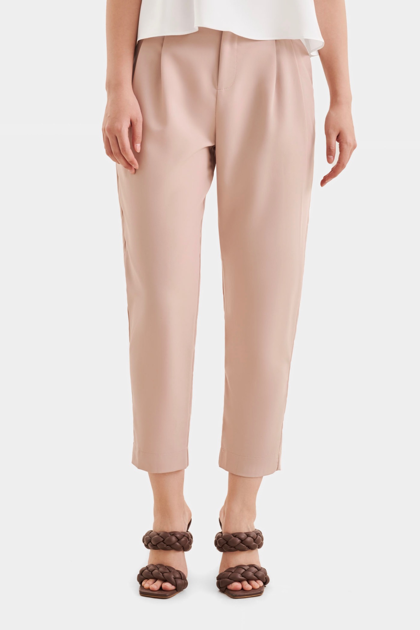 Quần form baggy xếp 4 ly