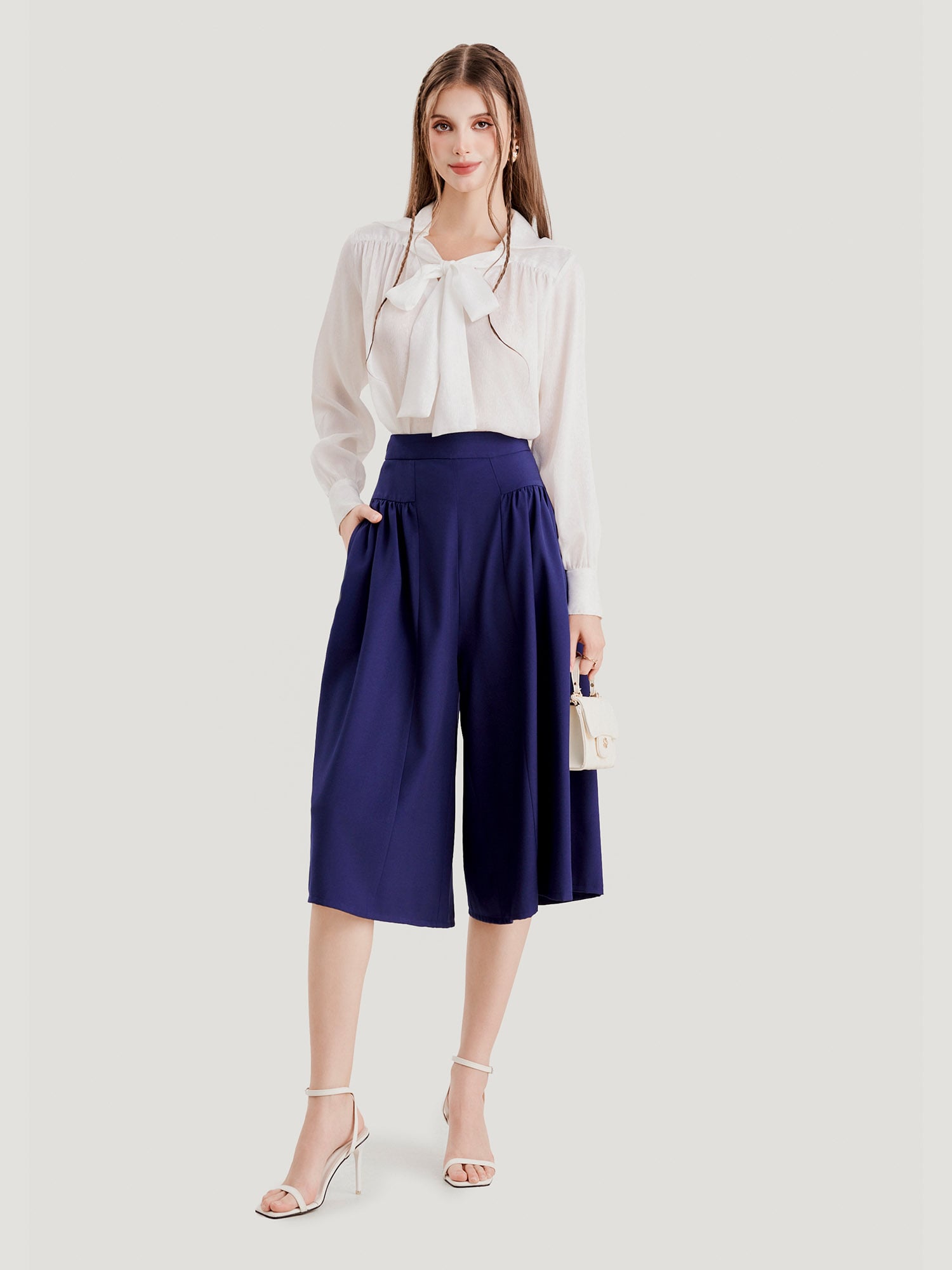 Quần culotte xếp li hông