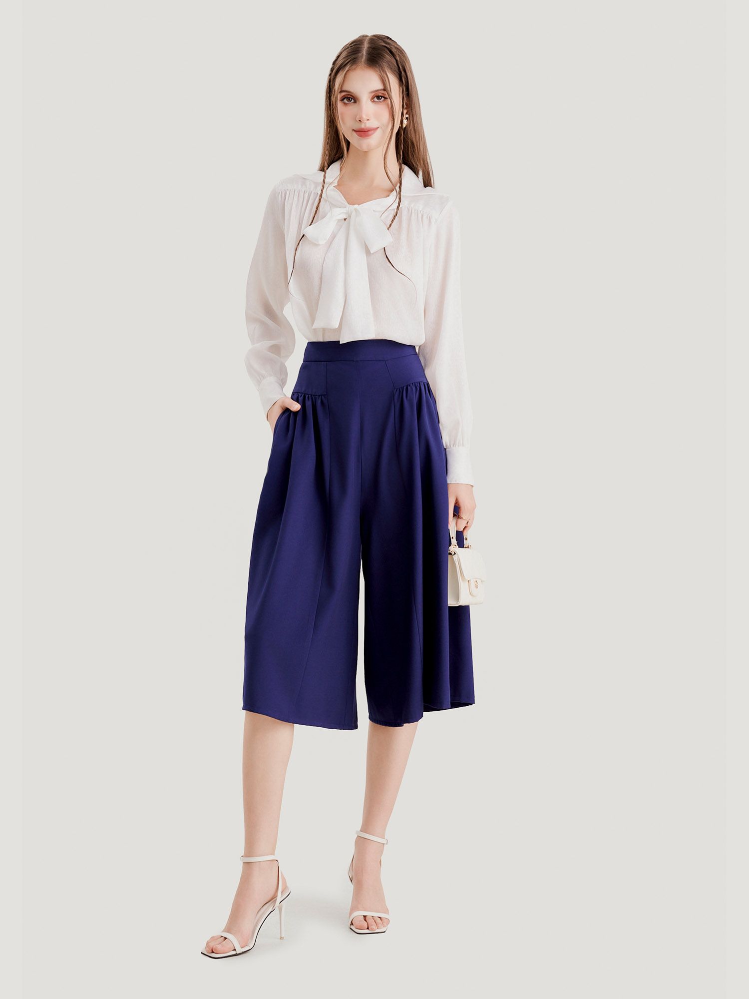  Quần culotte xếp li hông 