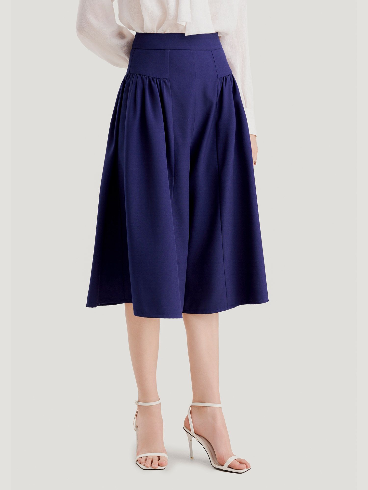  Quần culotte xếp li hông 