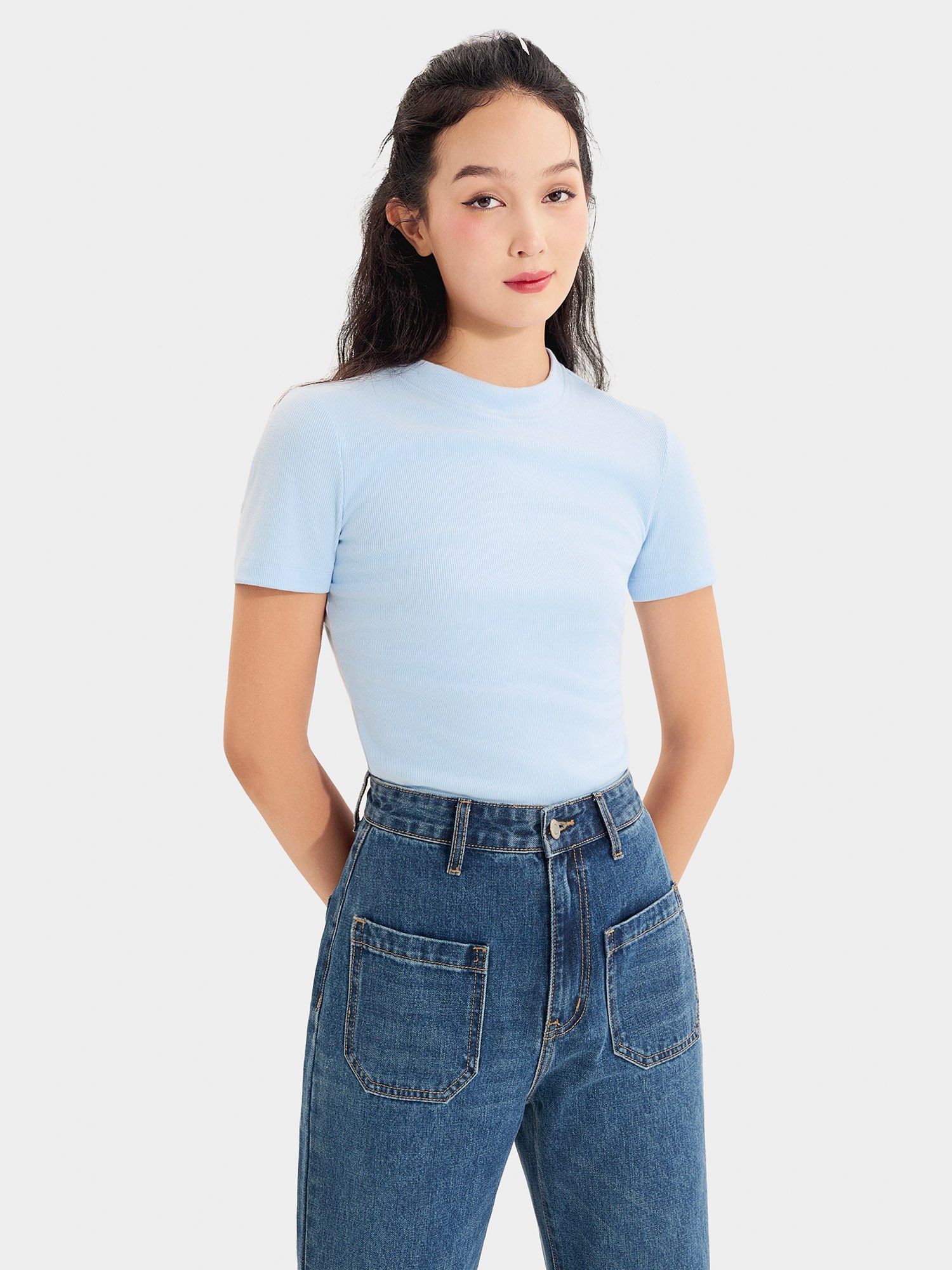 Áo Thun gân form ôm tay ngắn