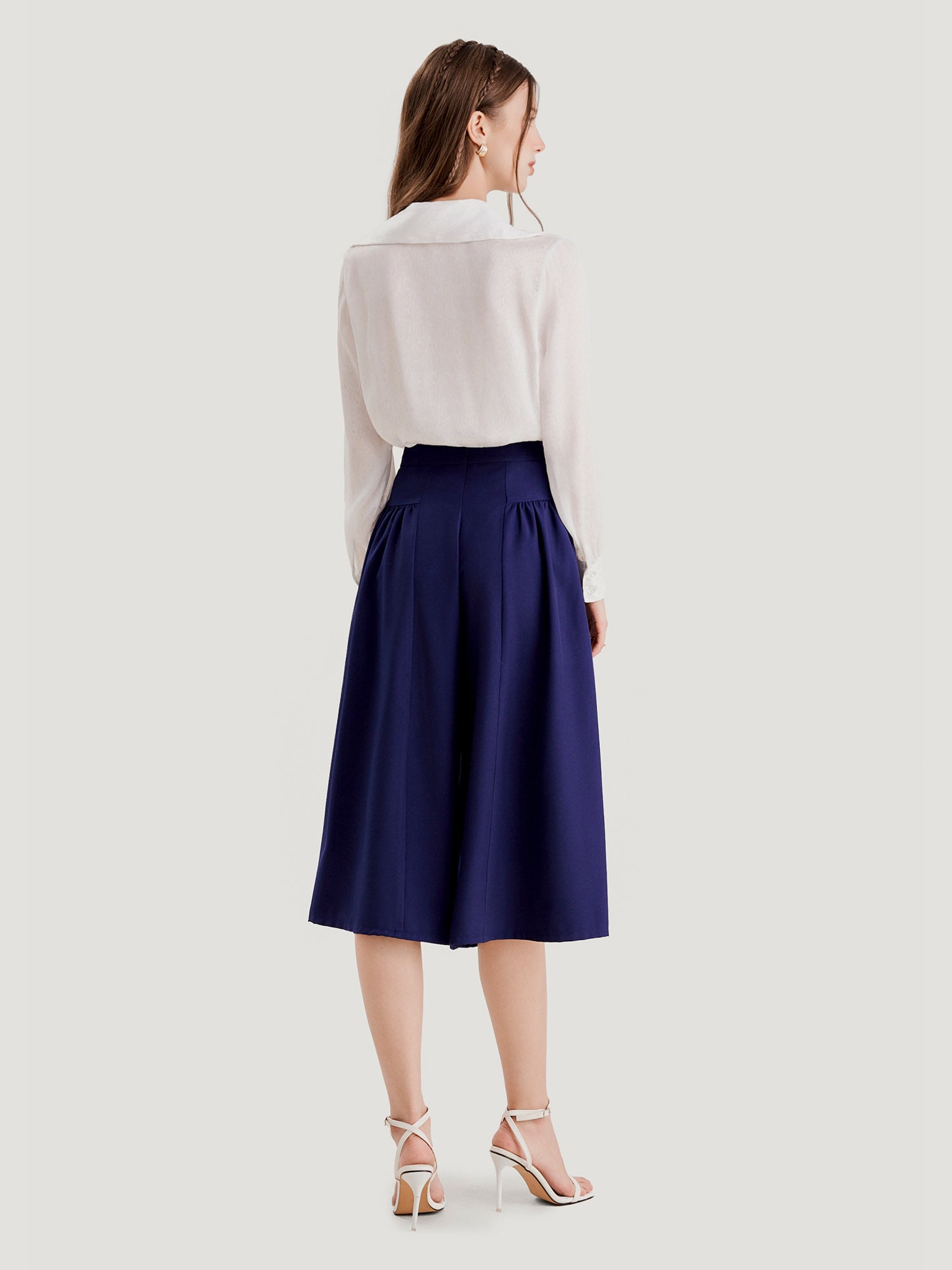 Quần culotte xếp li hông