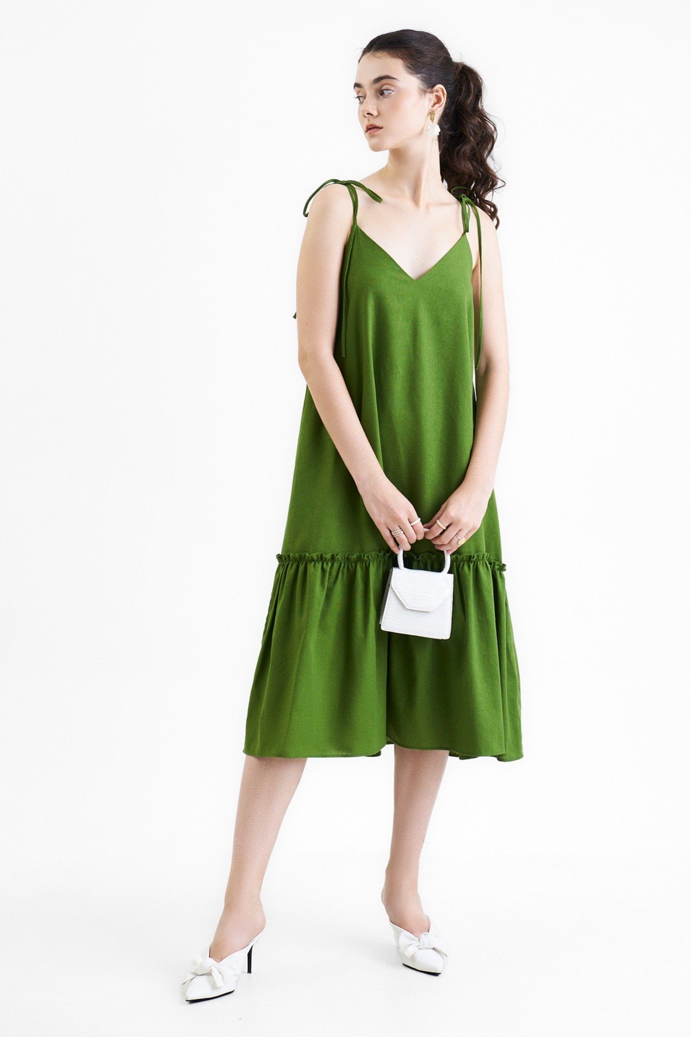  Đầm linen midi 2 dây xẻ V 