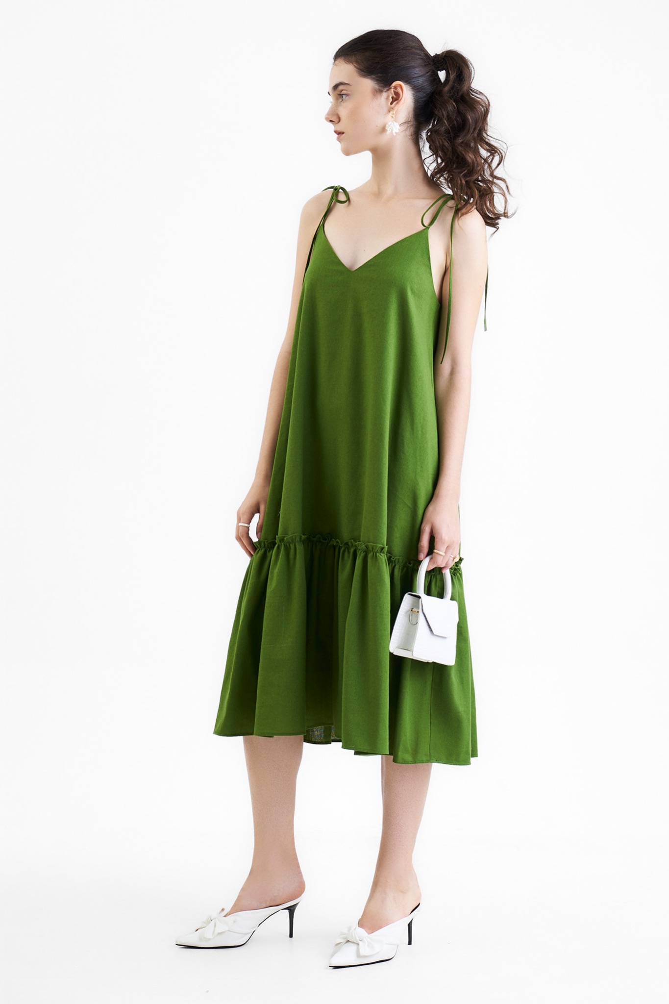 Đầm linen midi 2 dây xẻ V