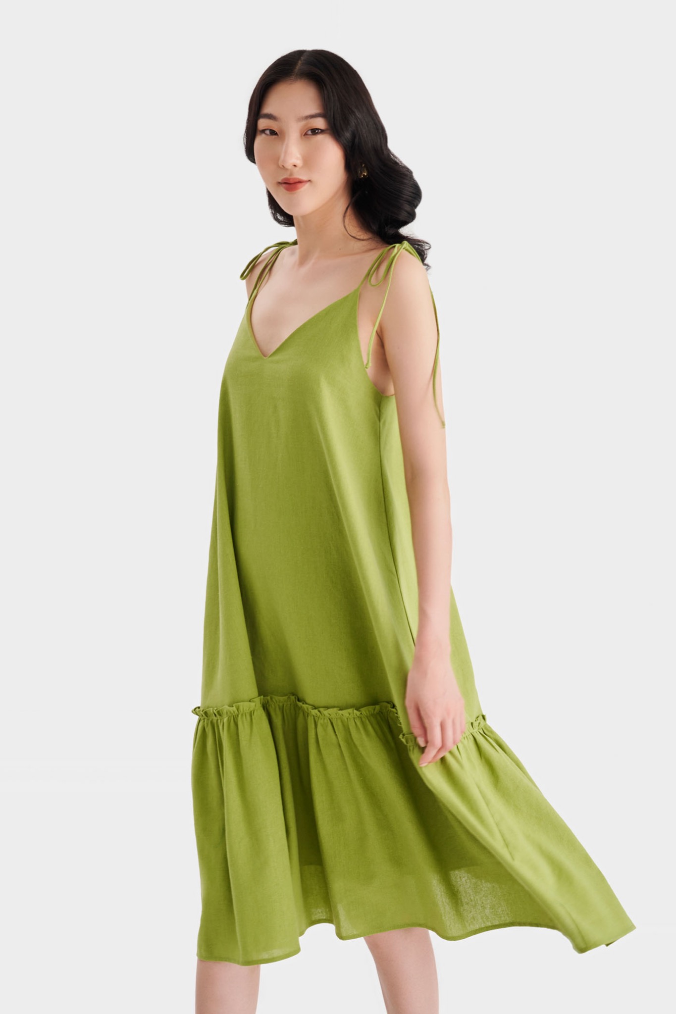 Đầm linen midi 2 dây xẻ V