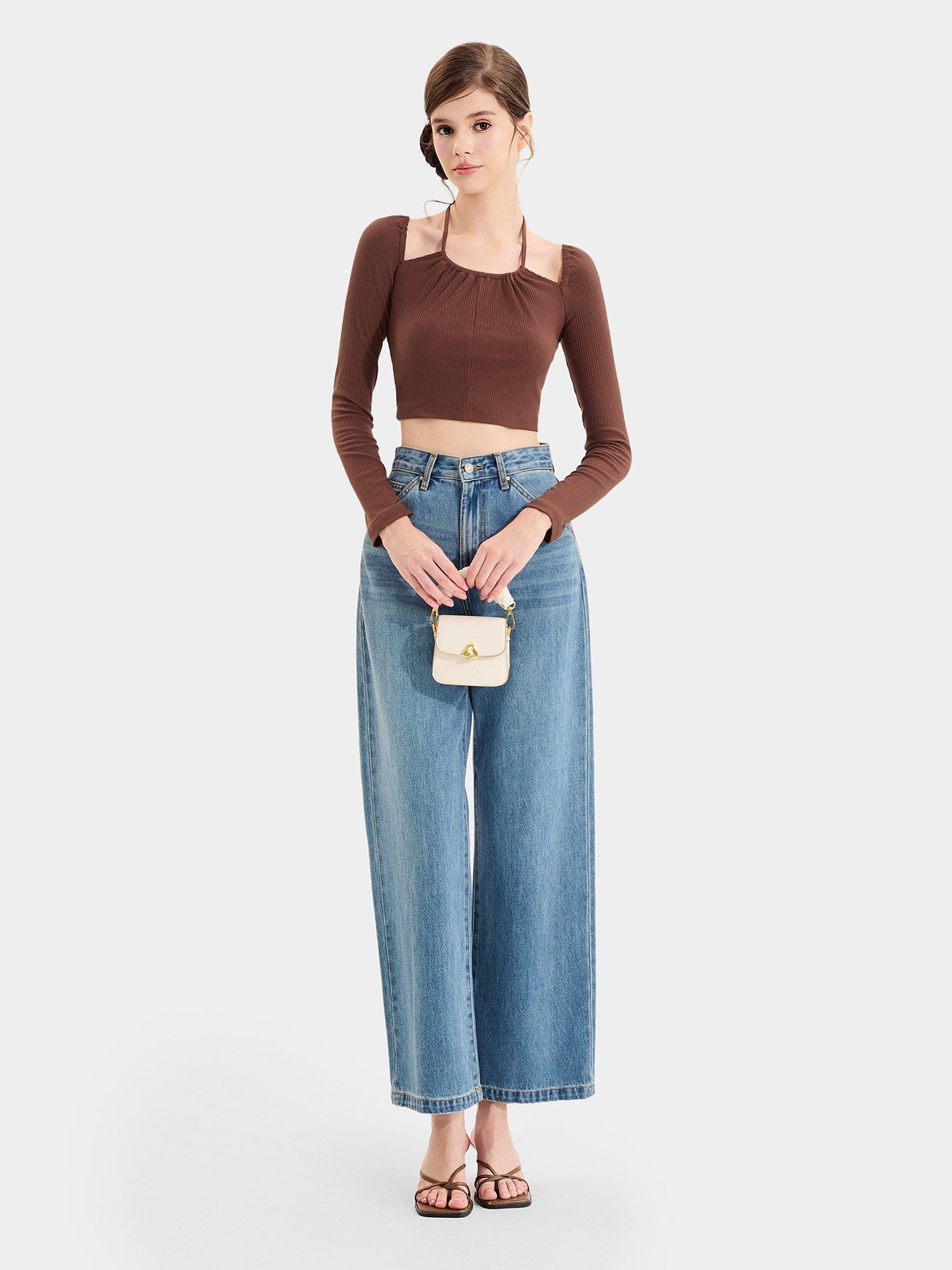  Áo thun croptop cổ yếm tay dài 