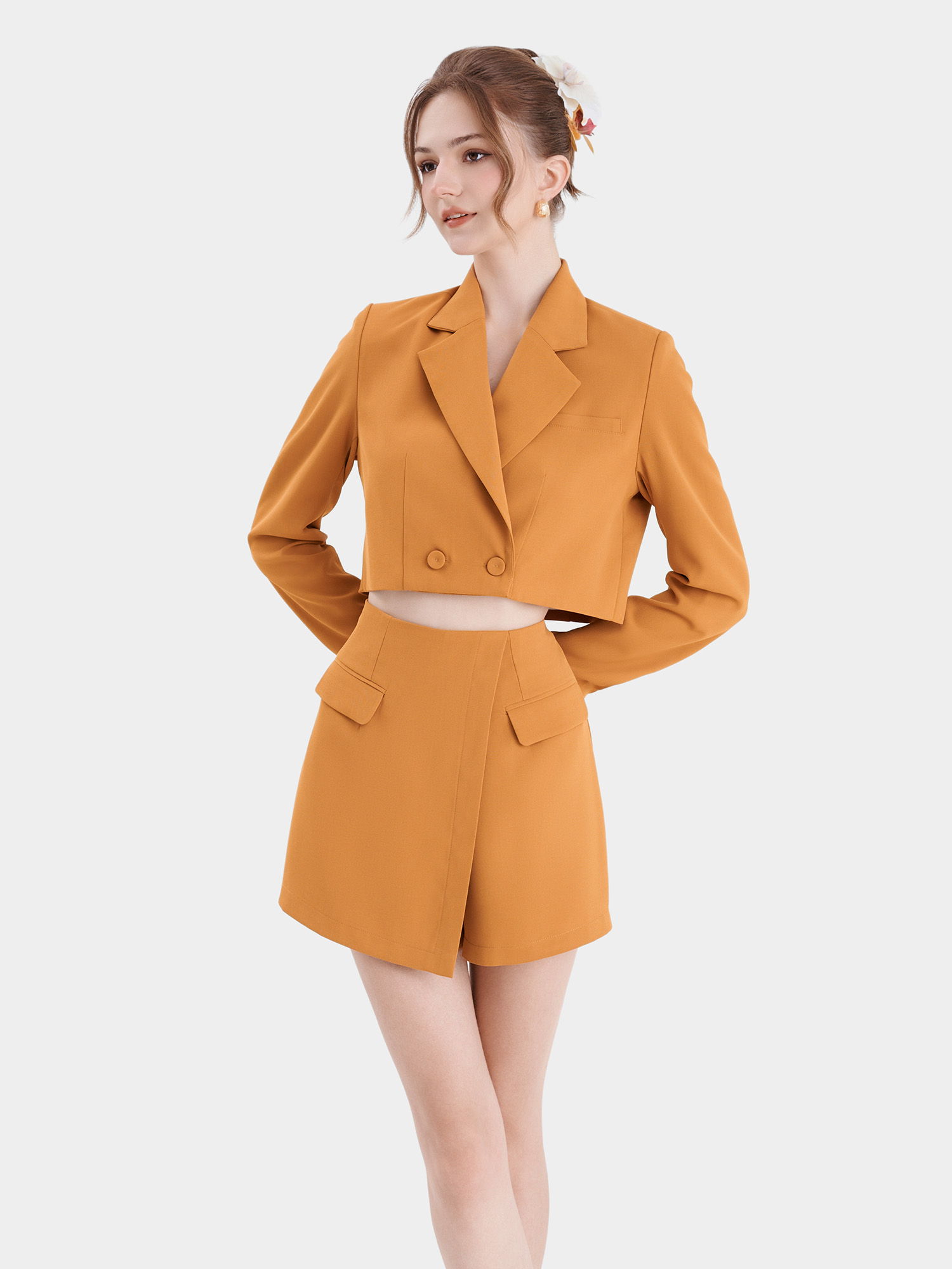 Áo blazer form ngắn tay dài phối túi giả