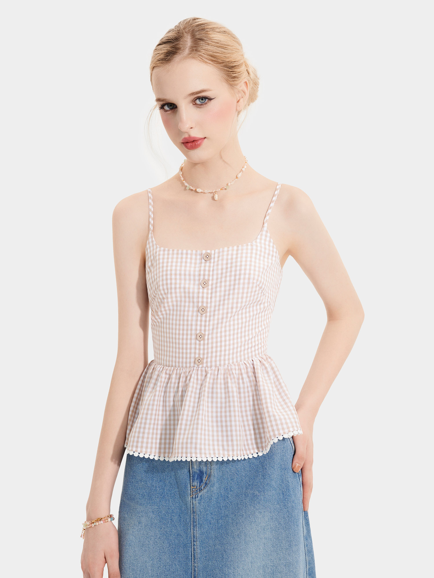 Áo 2 dây caro đính hàng nút phối ren