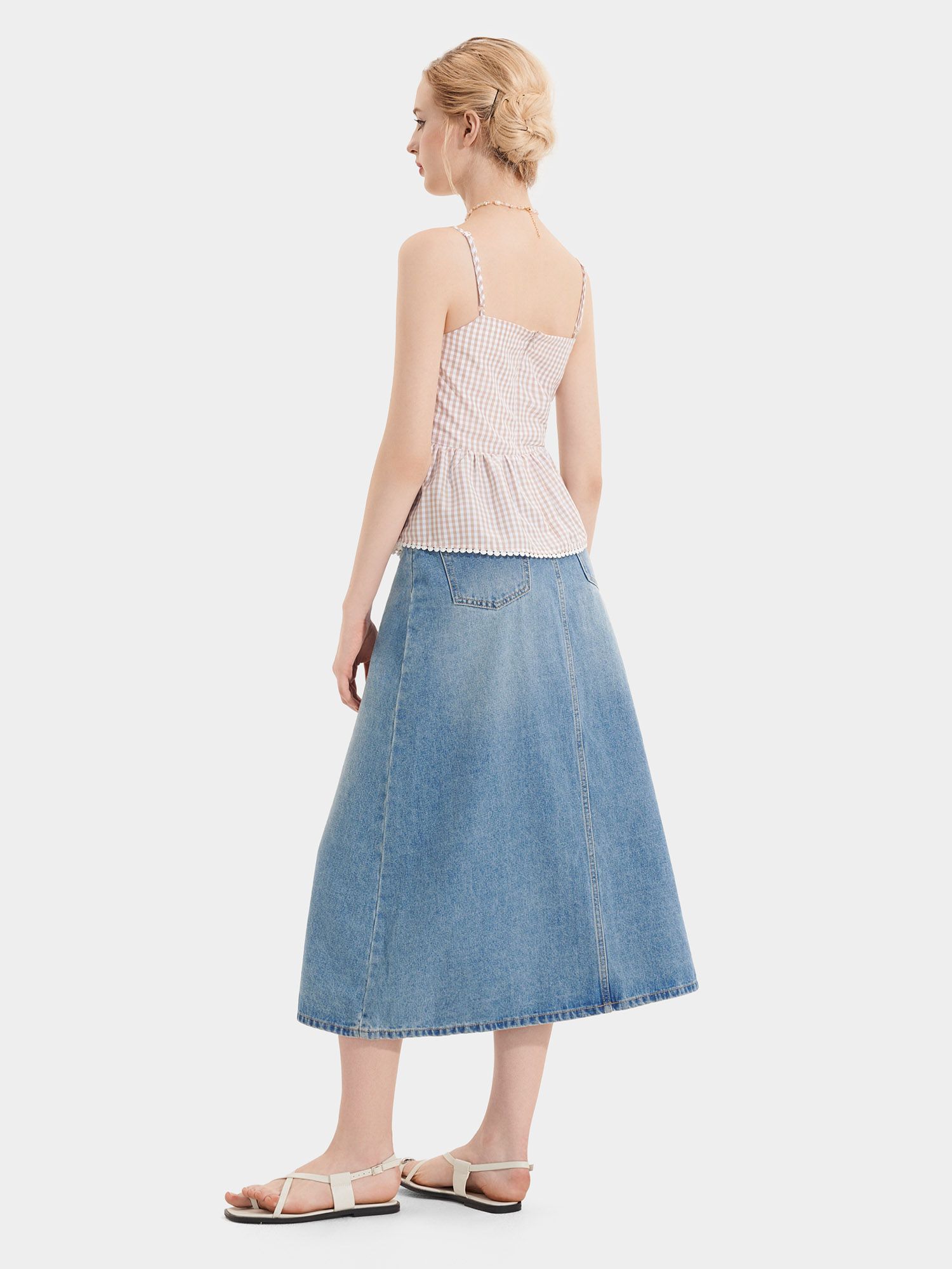  Áo 2 dây caro đính hàng nút phối ren 