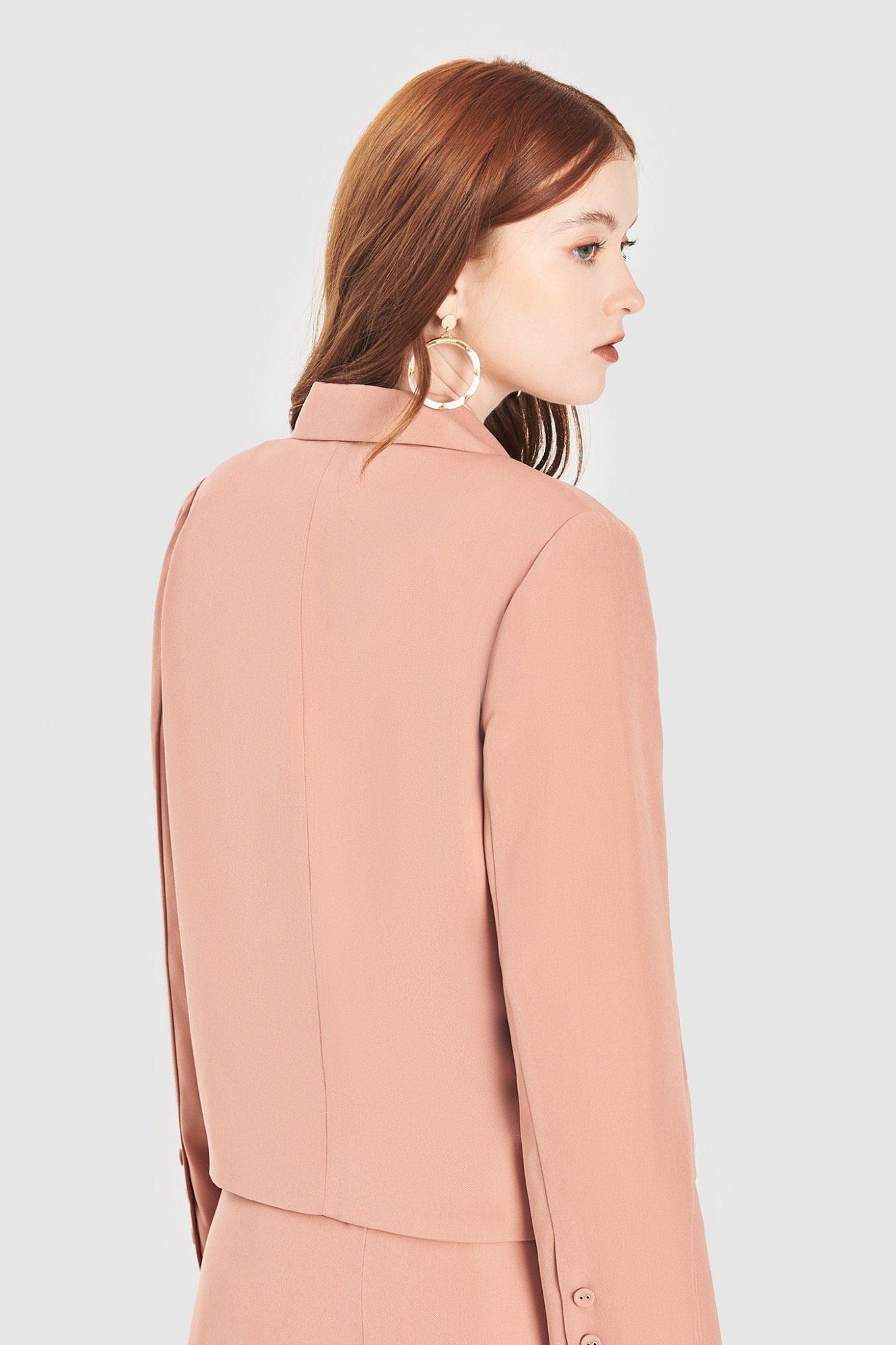 Áo blazer crop cài 1 nút