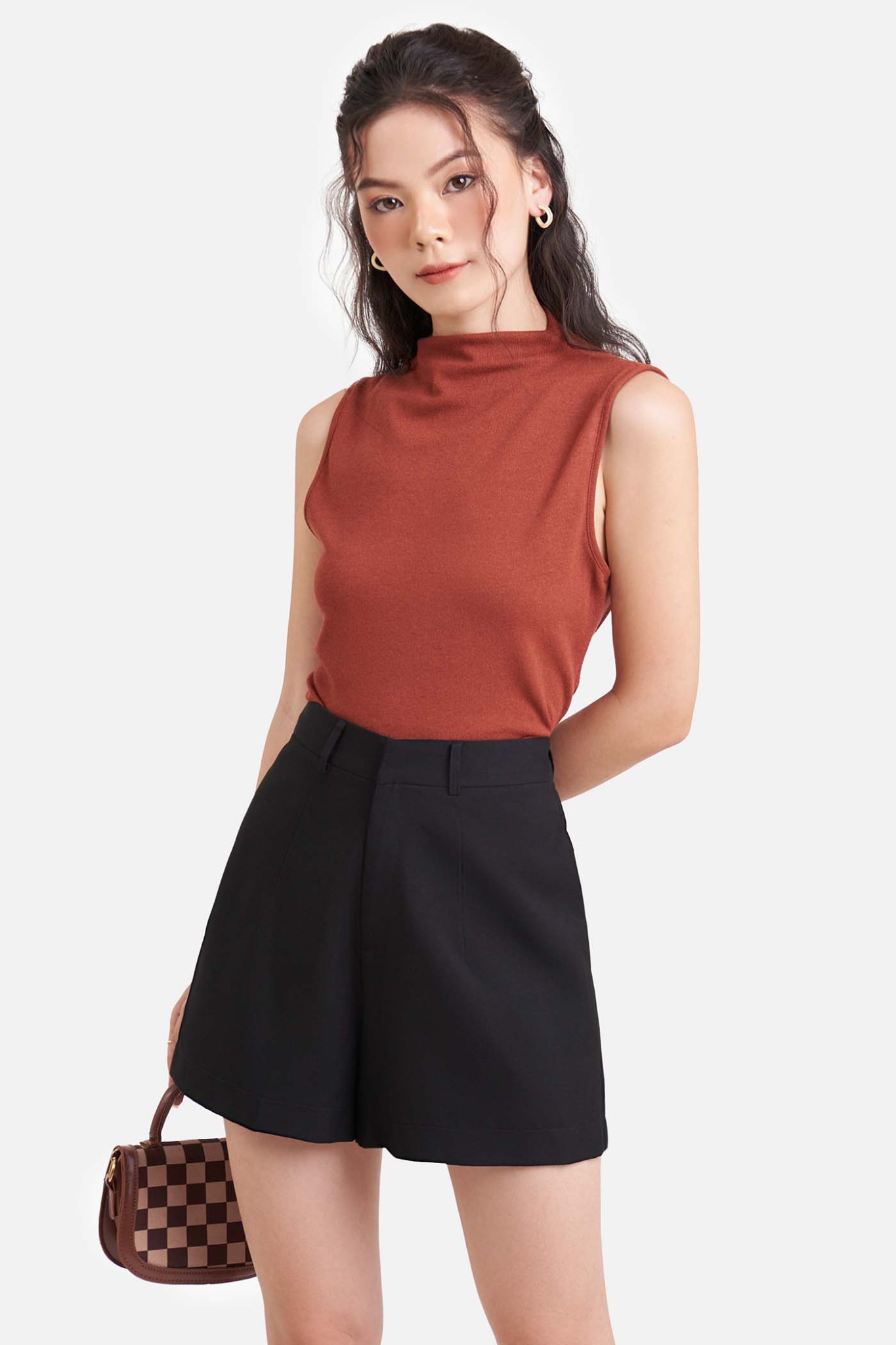 Áo thun sát nách cổ lọ