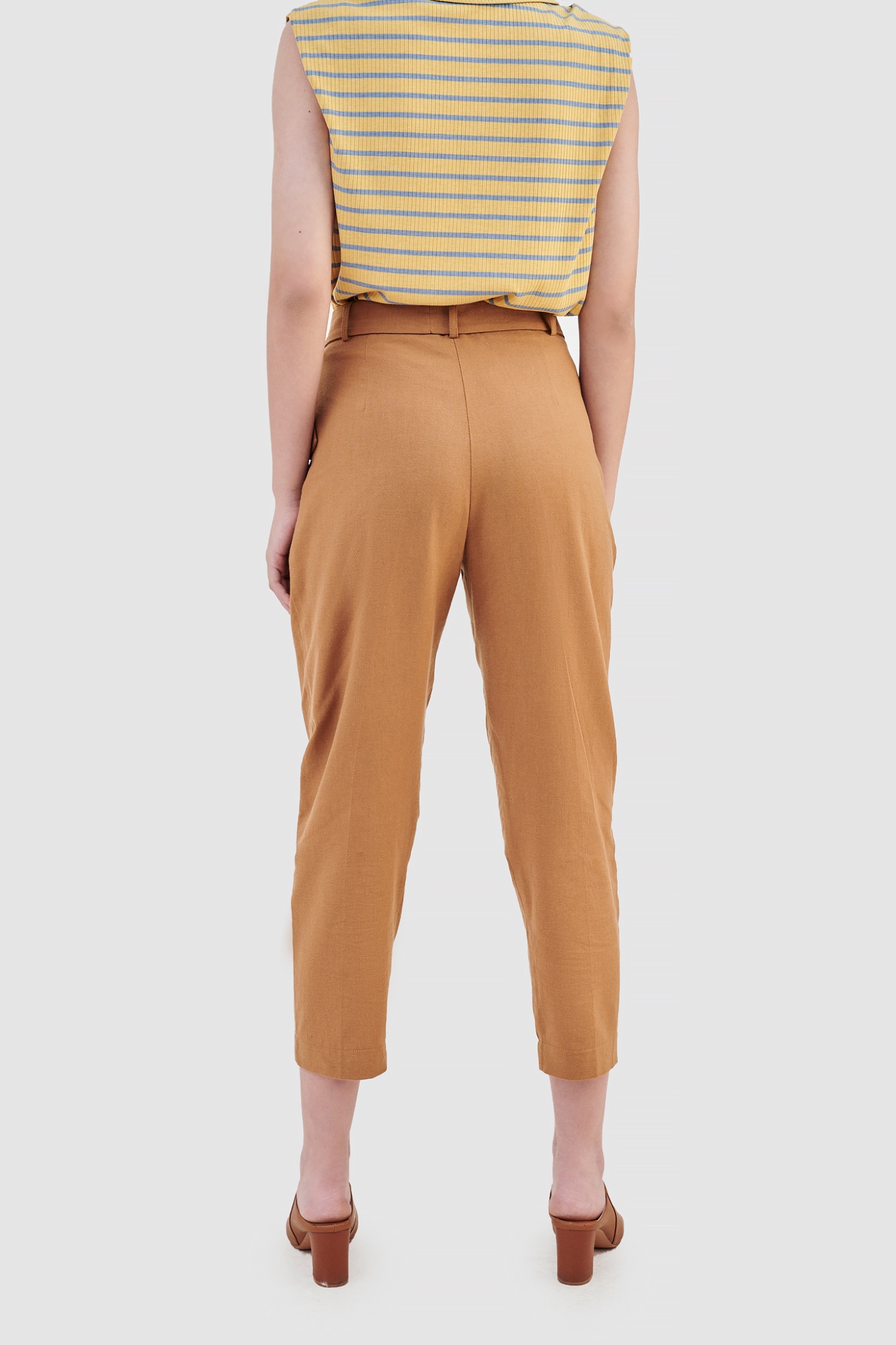 Quần tây form baggy kèm nịt