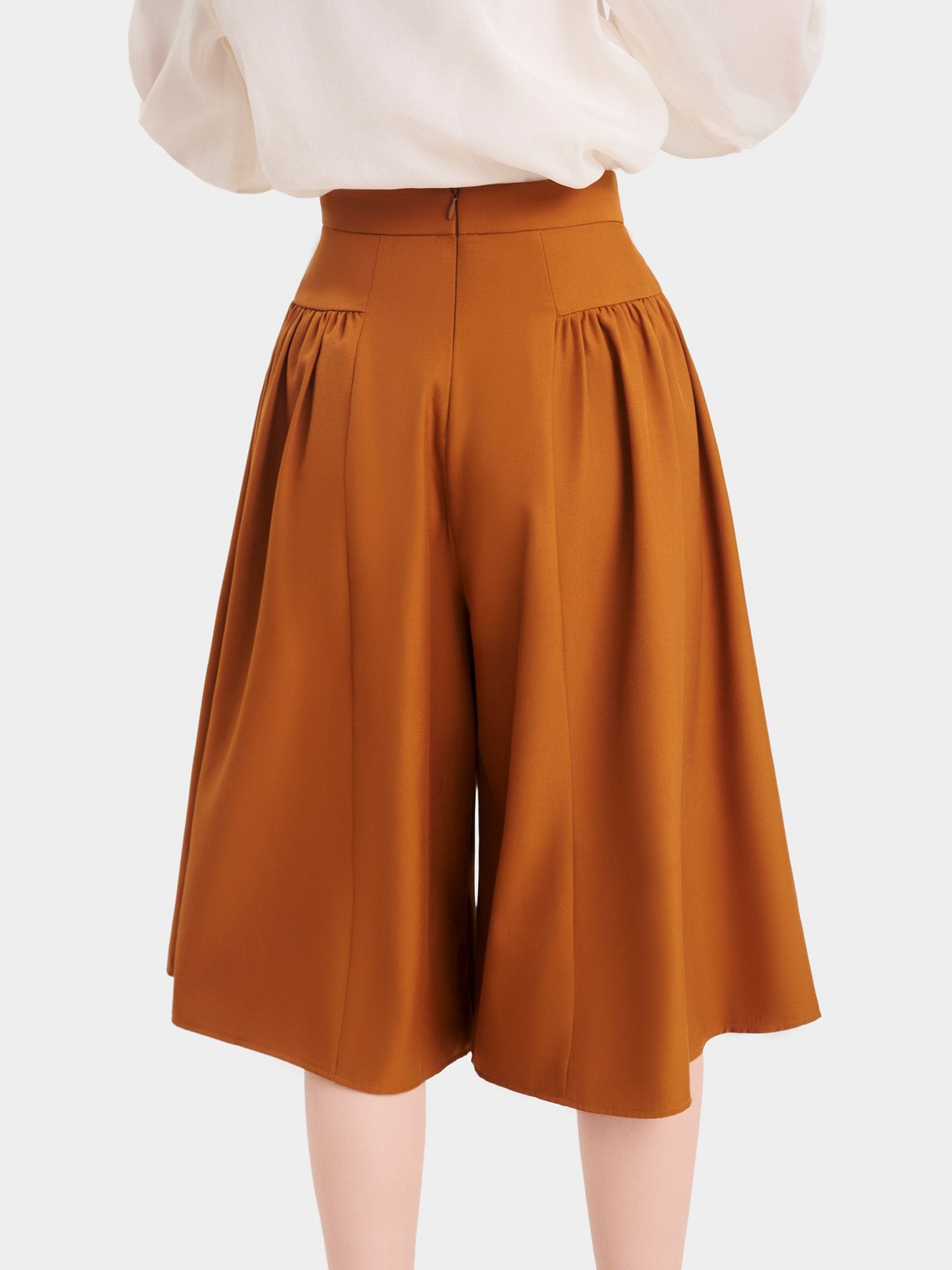 Quần culotte xếp li hông 