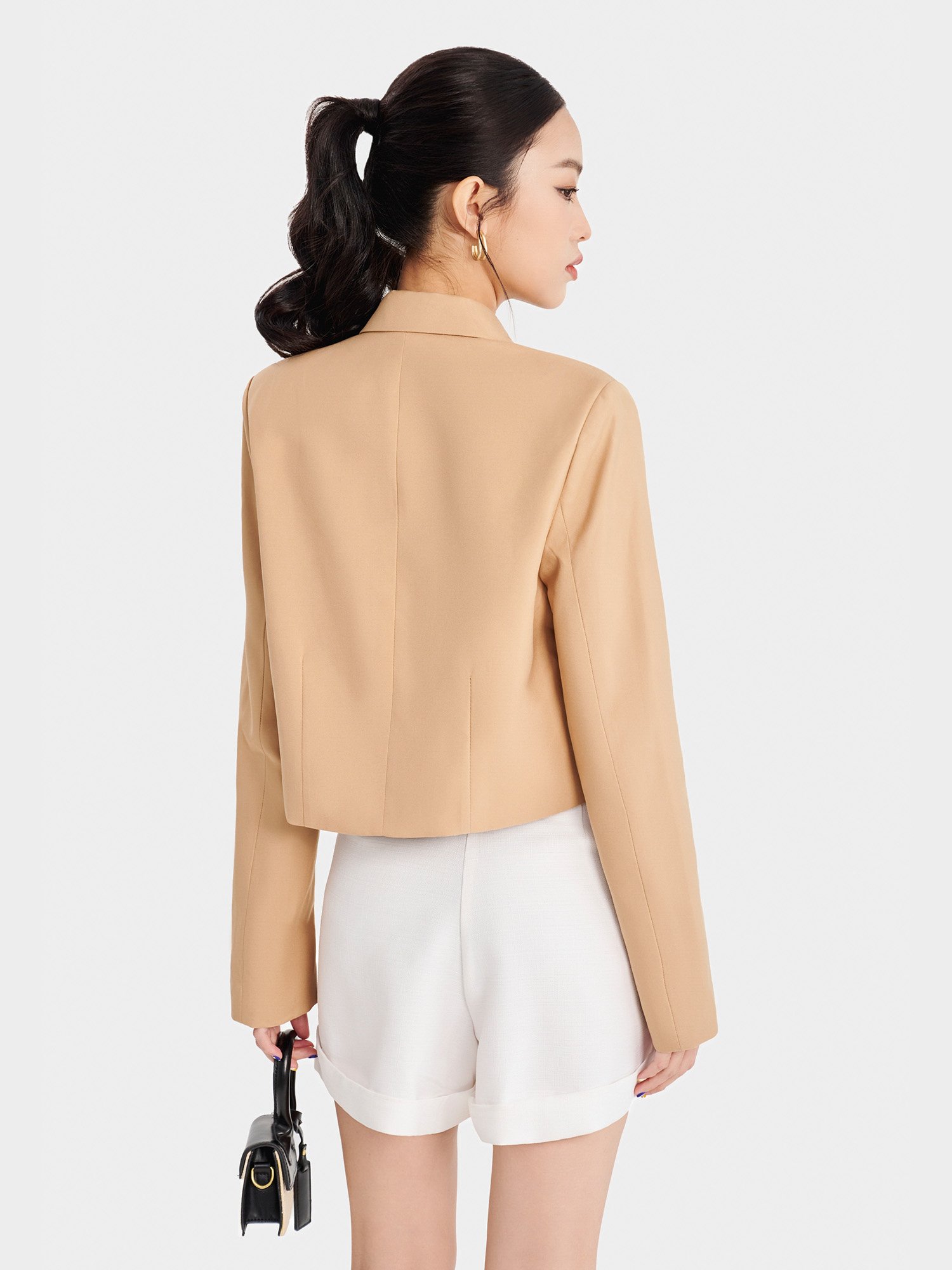 Áo cropped blazer tay dài cài nút