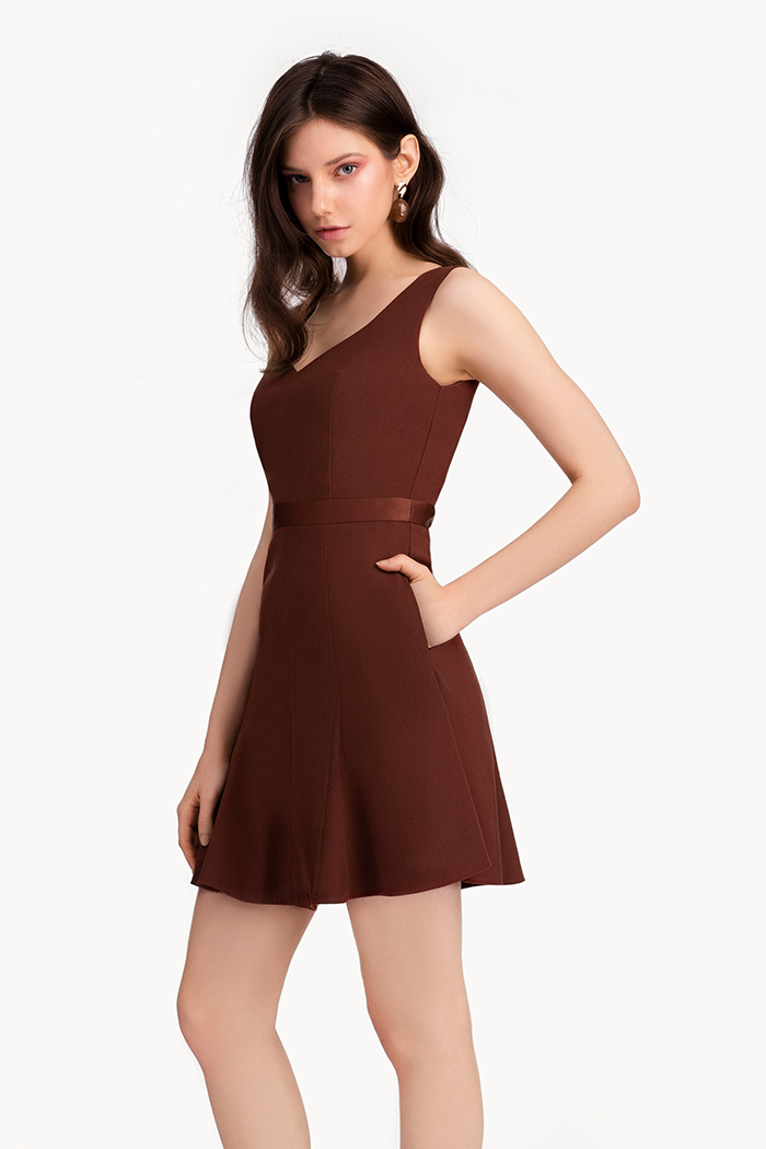 Đầm rã 8 mãnh xoè nhẹ