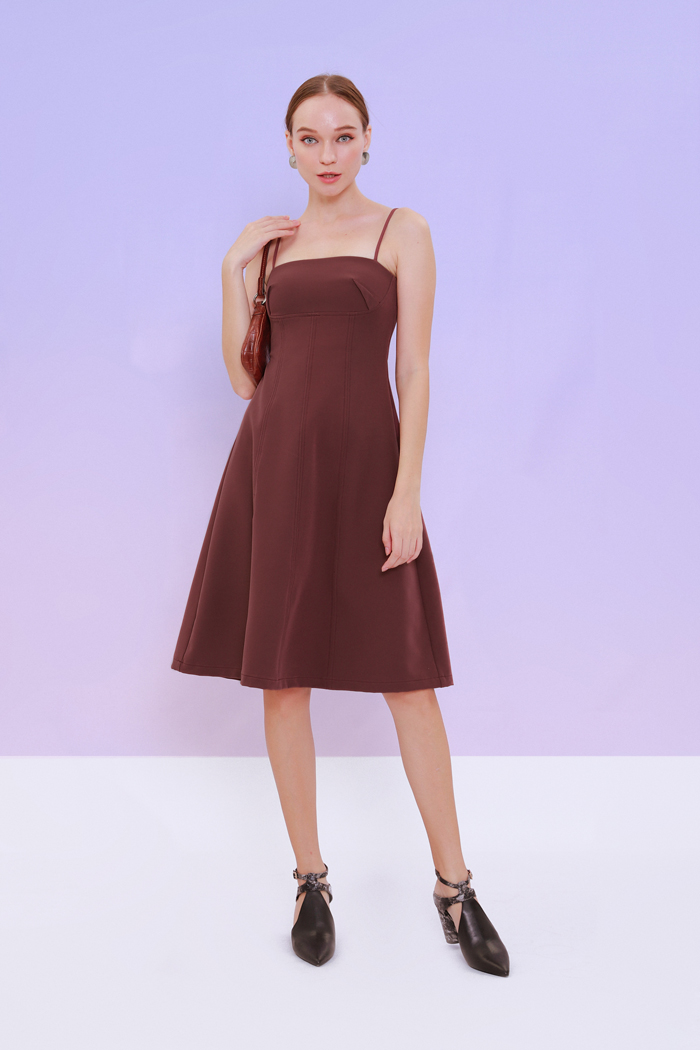 Đầm 2 dây midi nhấn ngực