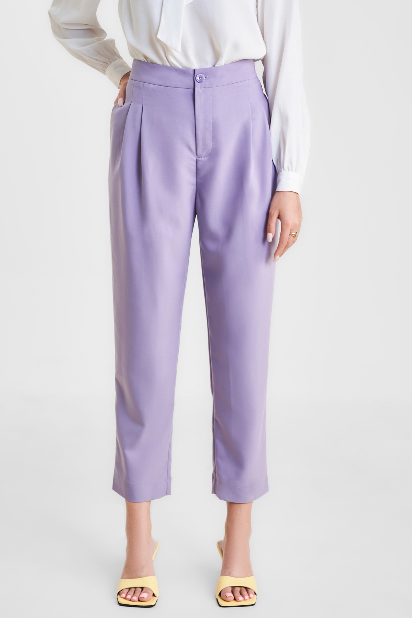 Quần form baggy xếp 4 ly