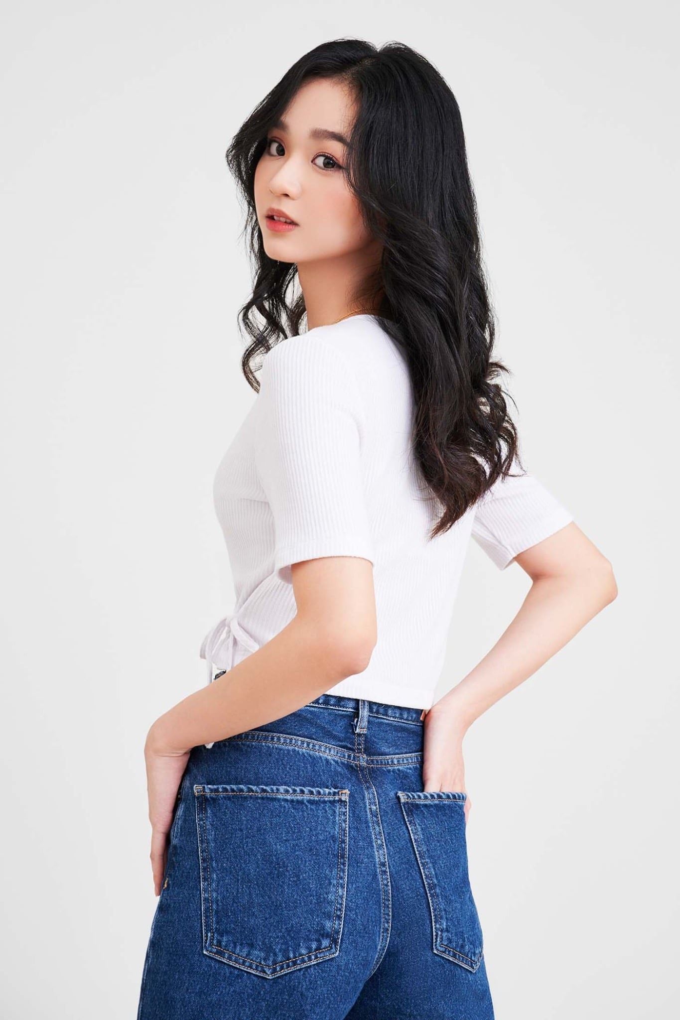  Áo thun crop wrap cột dây nơ 