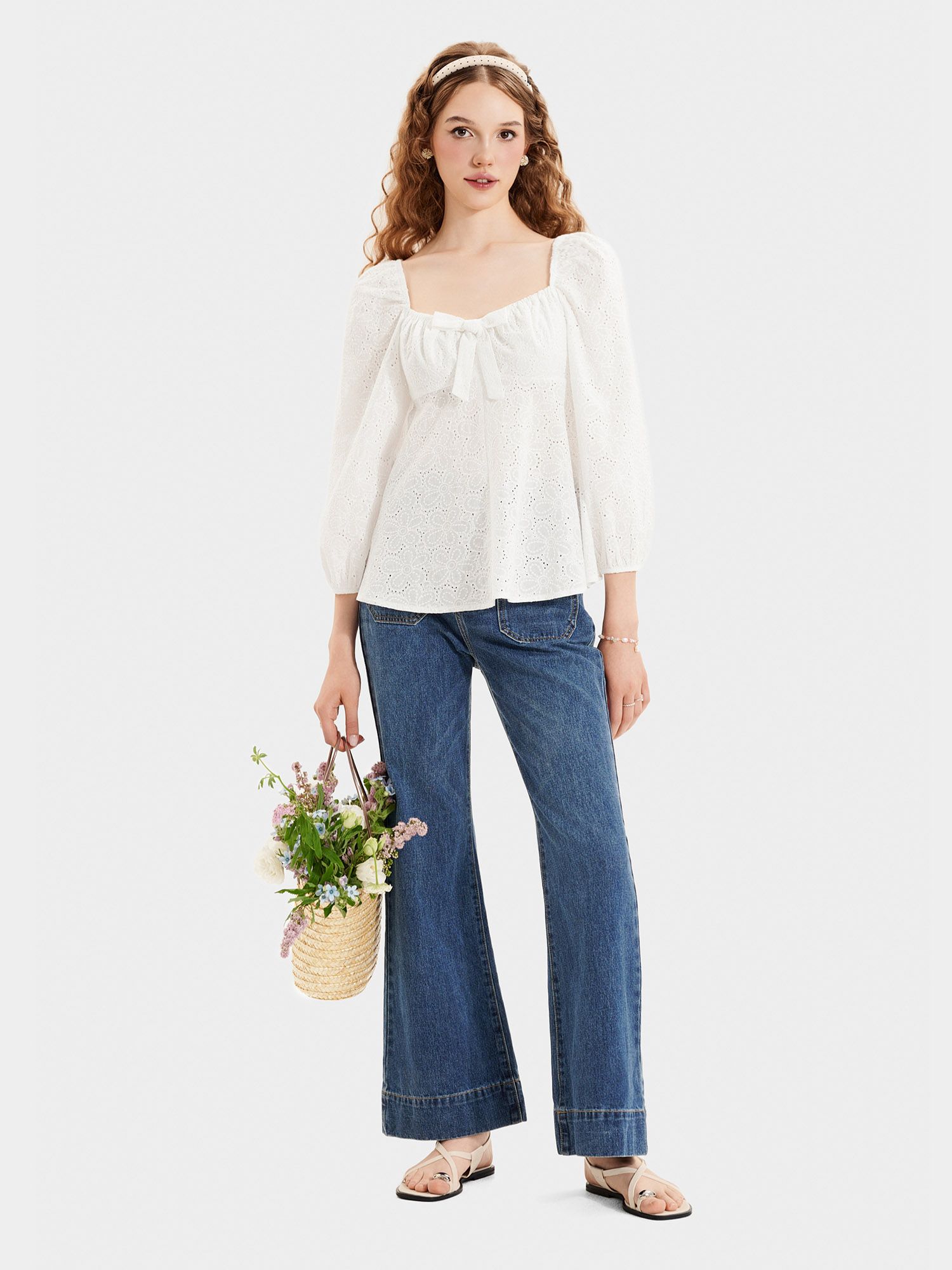  Áo kiểu babydoll thêu hoa tay dài đính nơ ngực 