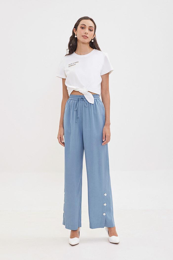 Áo thun croptop keep moving forward cột nơ