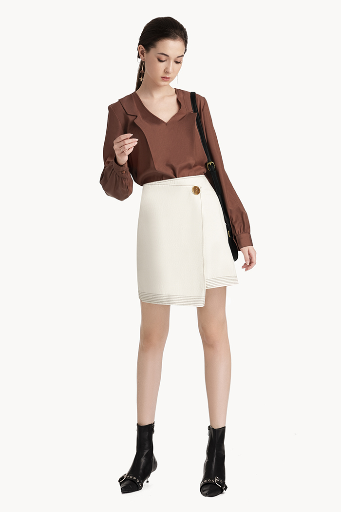 Váy khaki nhung đắp chéo nhấn nút