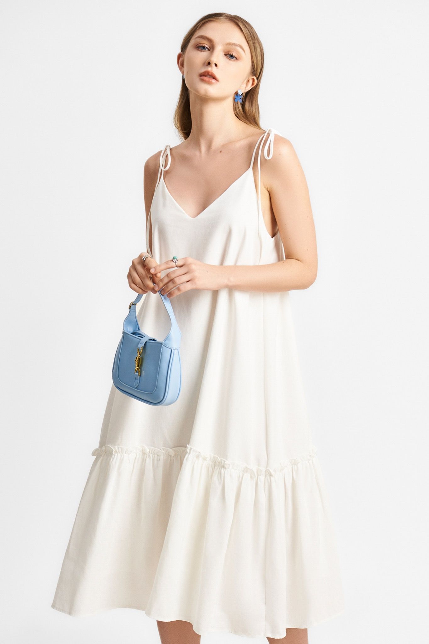  Đầm linen midi 2 dây xẻ V 