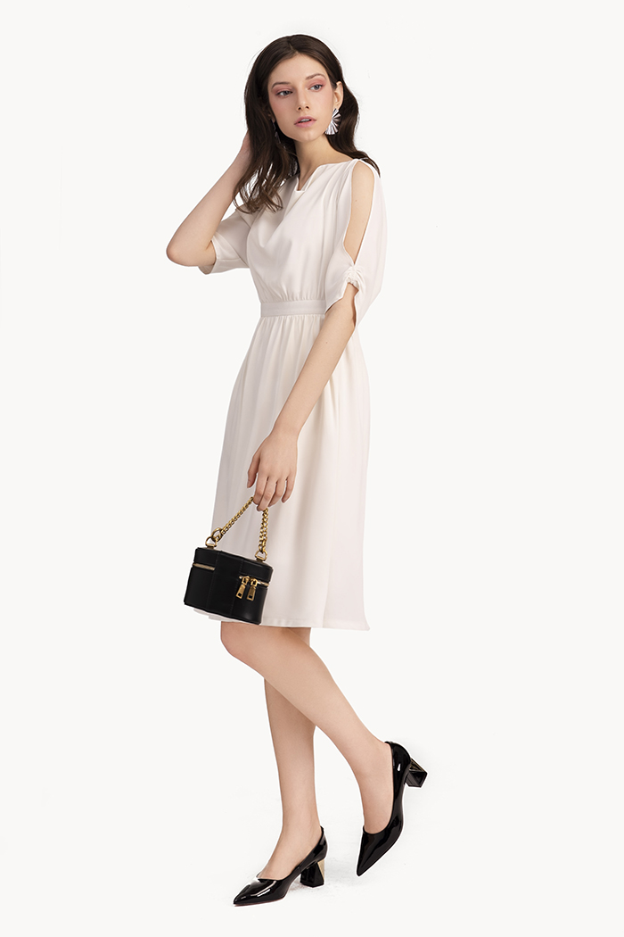 Đầm cổ đỗ tay lỡ rút nhún