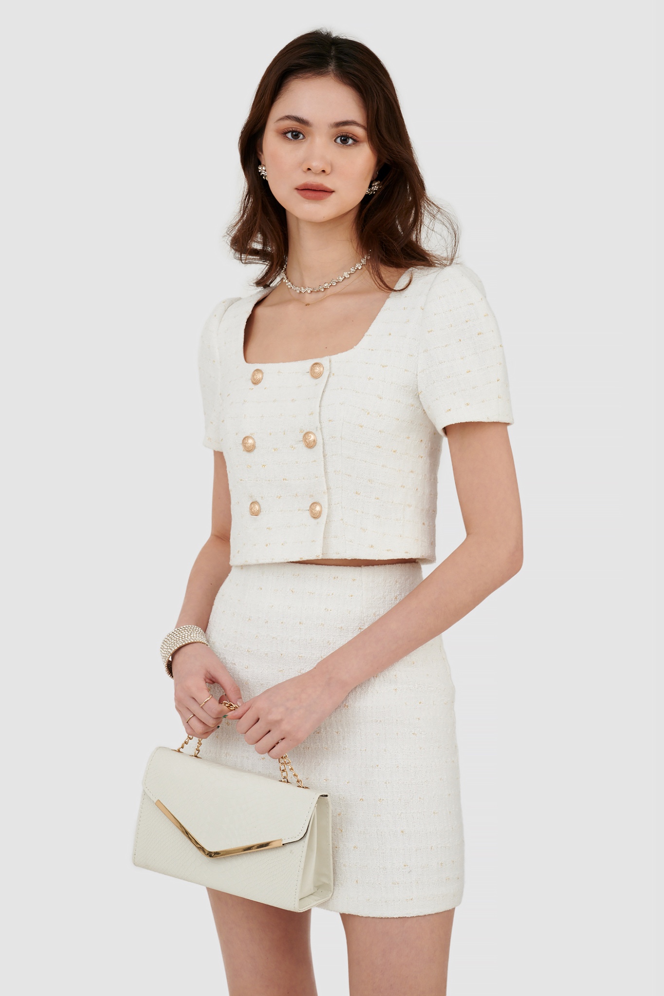 Áo crop top tweed nhấn 6 nút