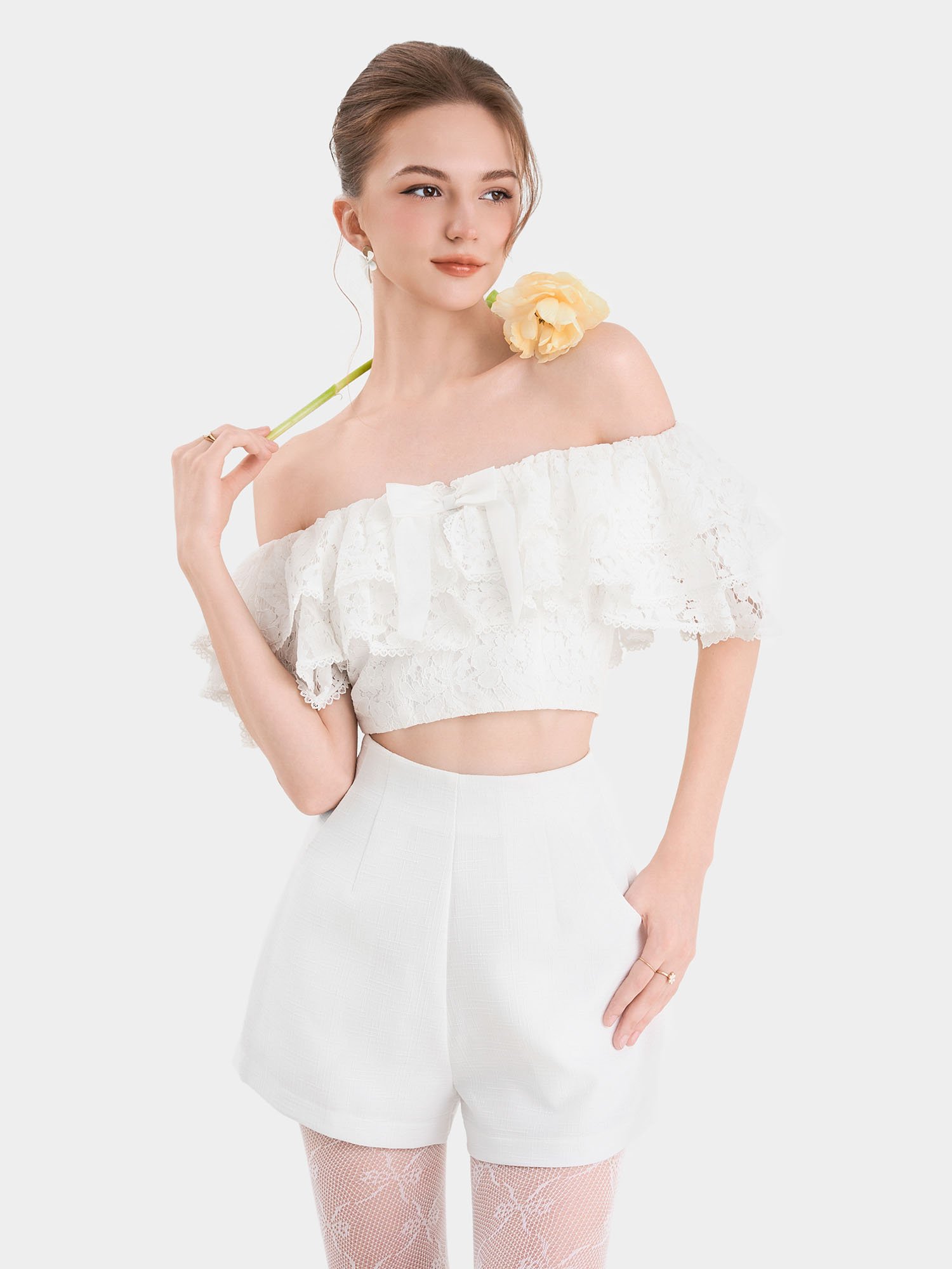 Áo ren croptop phối bèo 3 tầng đính nơ cổ