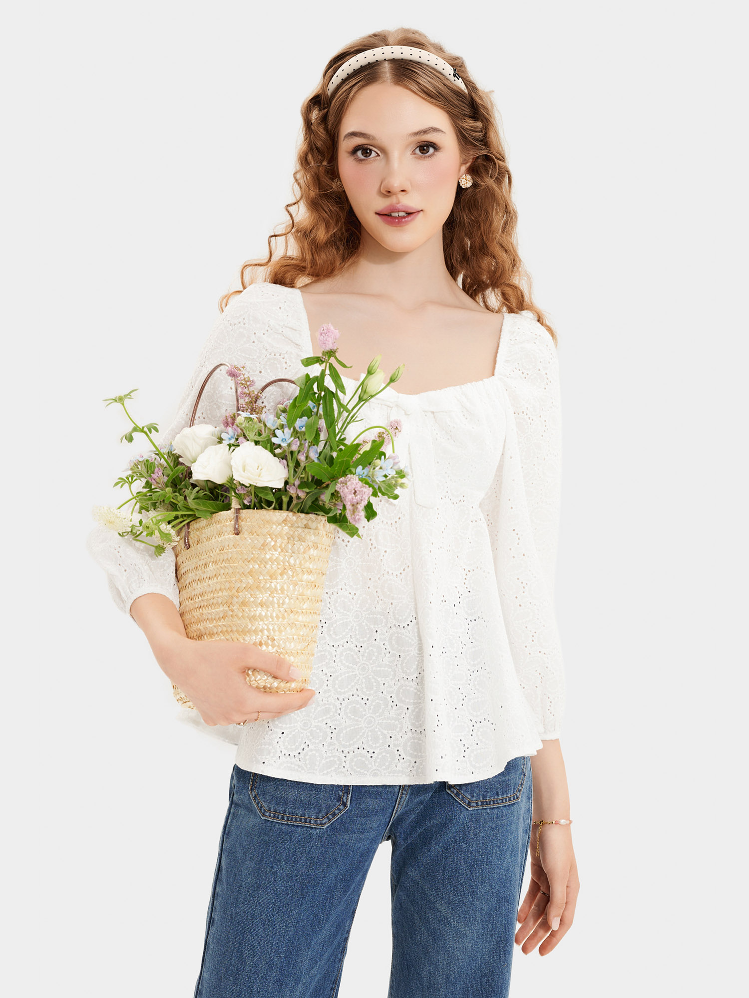 Áo kiểu babydoll thêu hoa tay dài đính nơ ngực