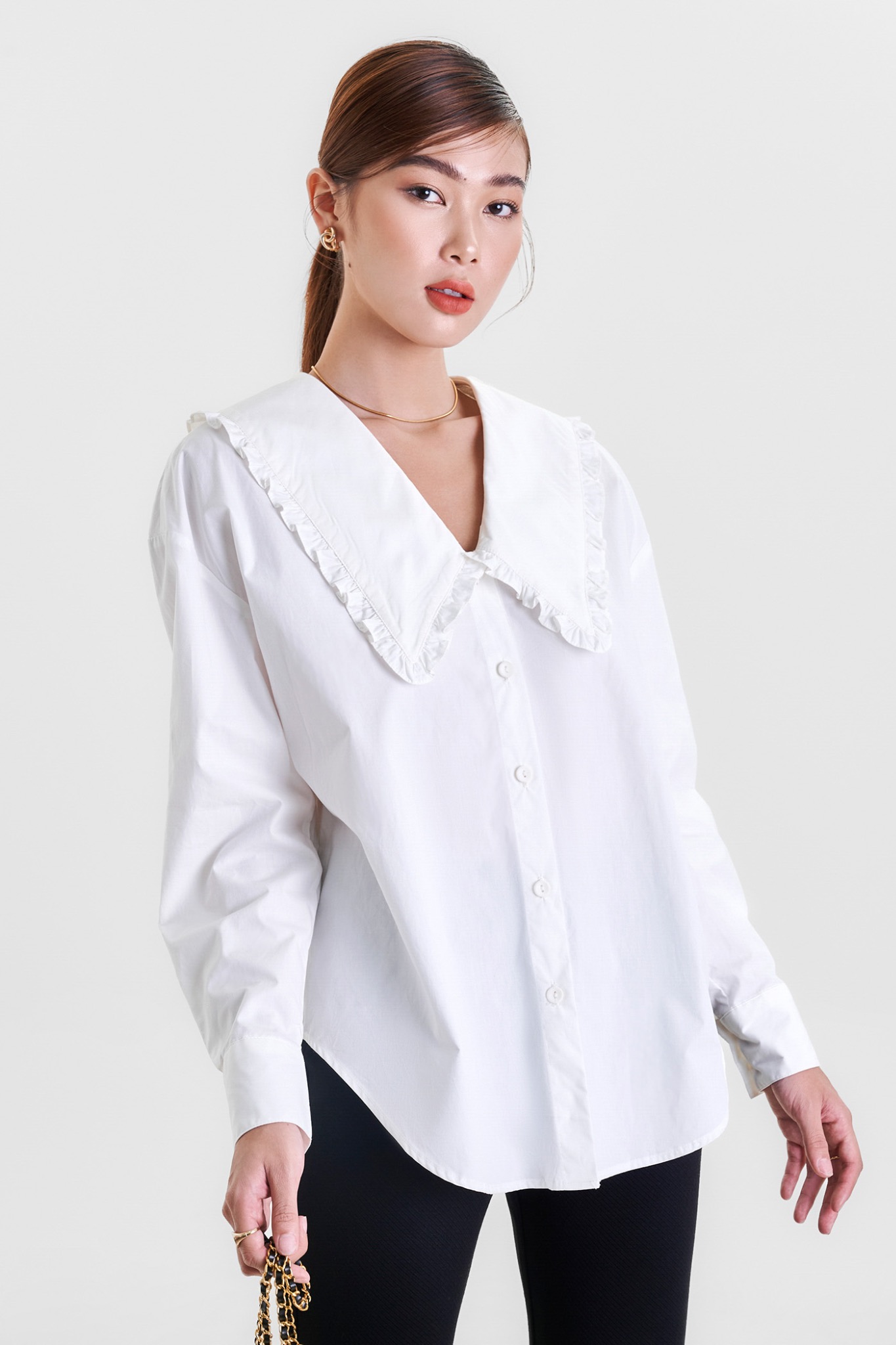 Áo sơ mi oversized lá cổ viền bèo