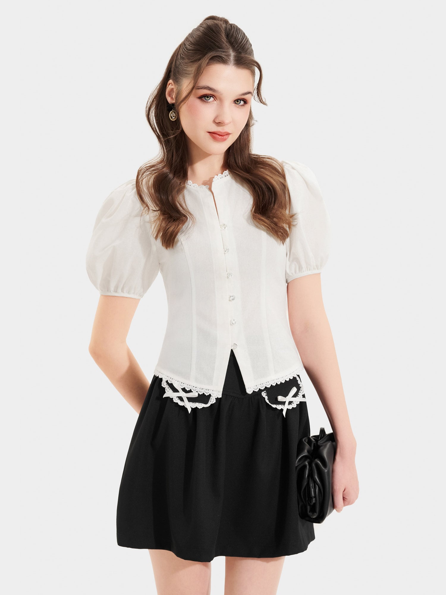 Áo decoup tay phồng cổ tròn viền ren