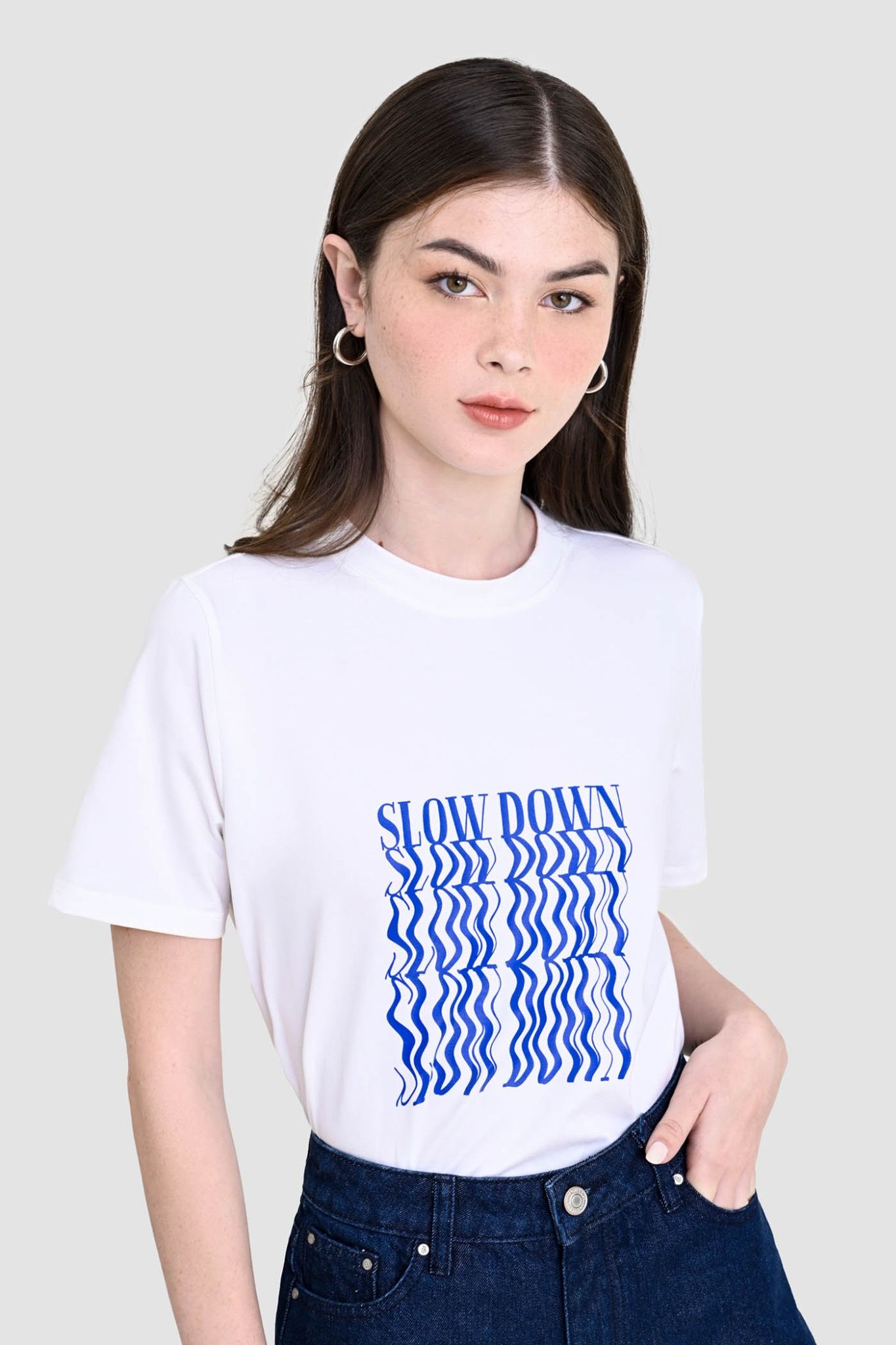  Áo thun graphic slow down 