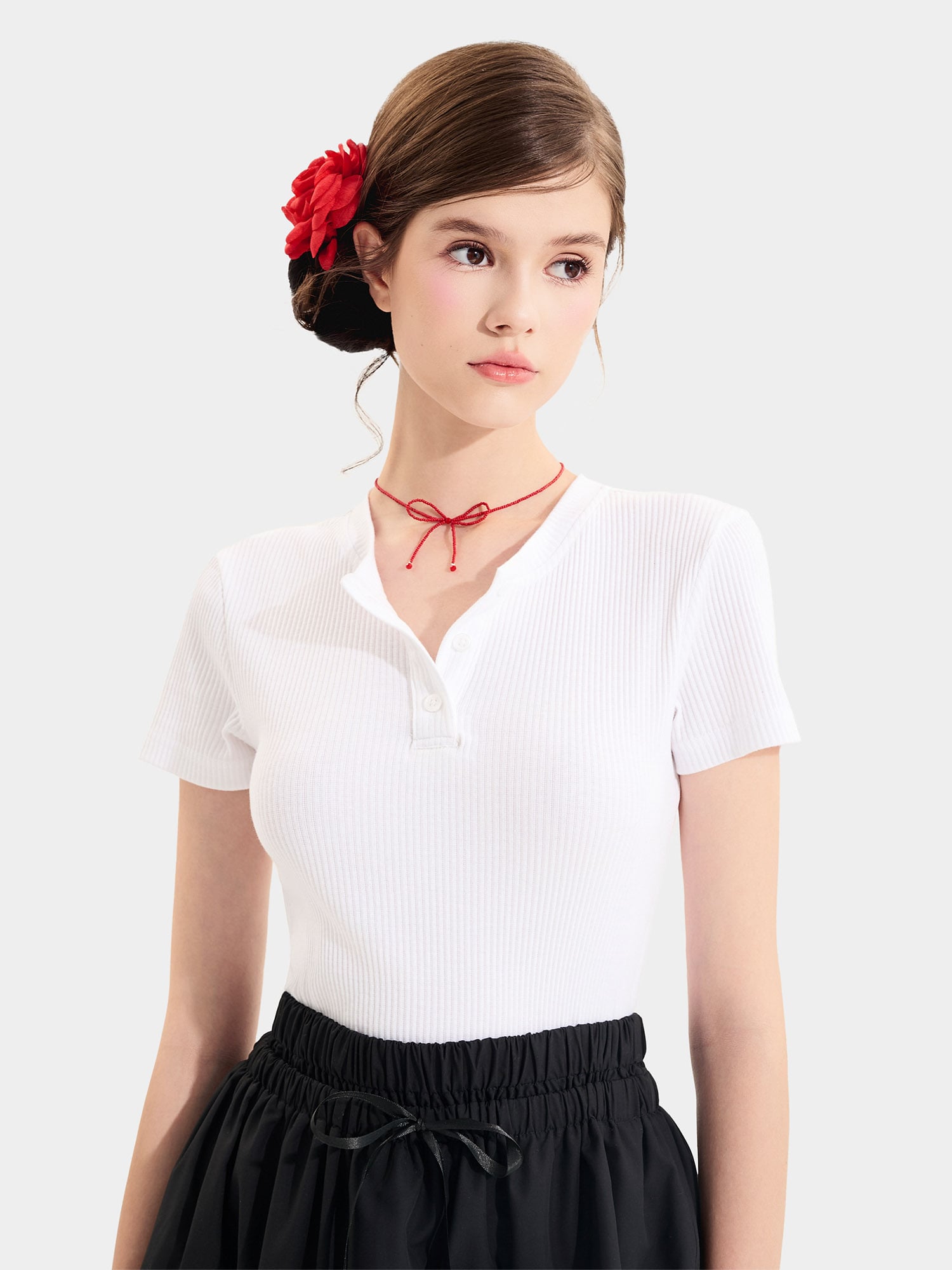 Áo thun gân tay ngắn cổ tròn cài nút