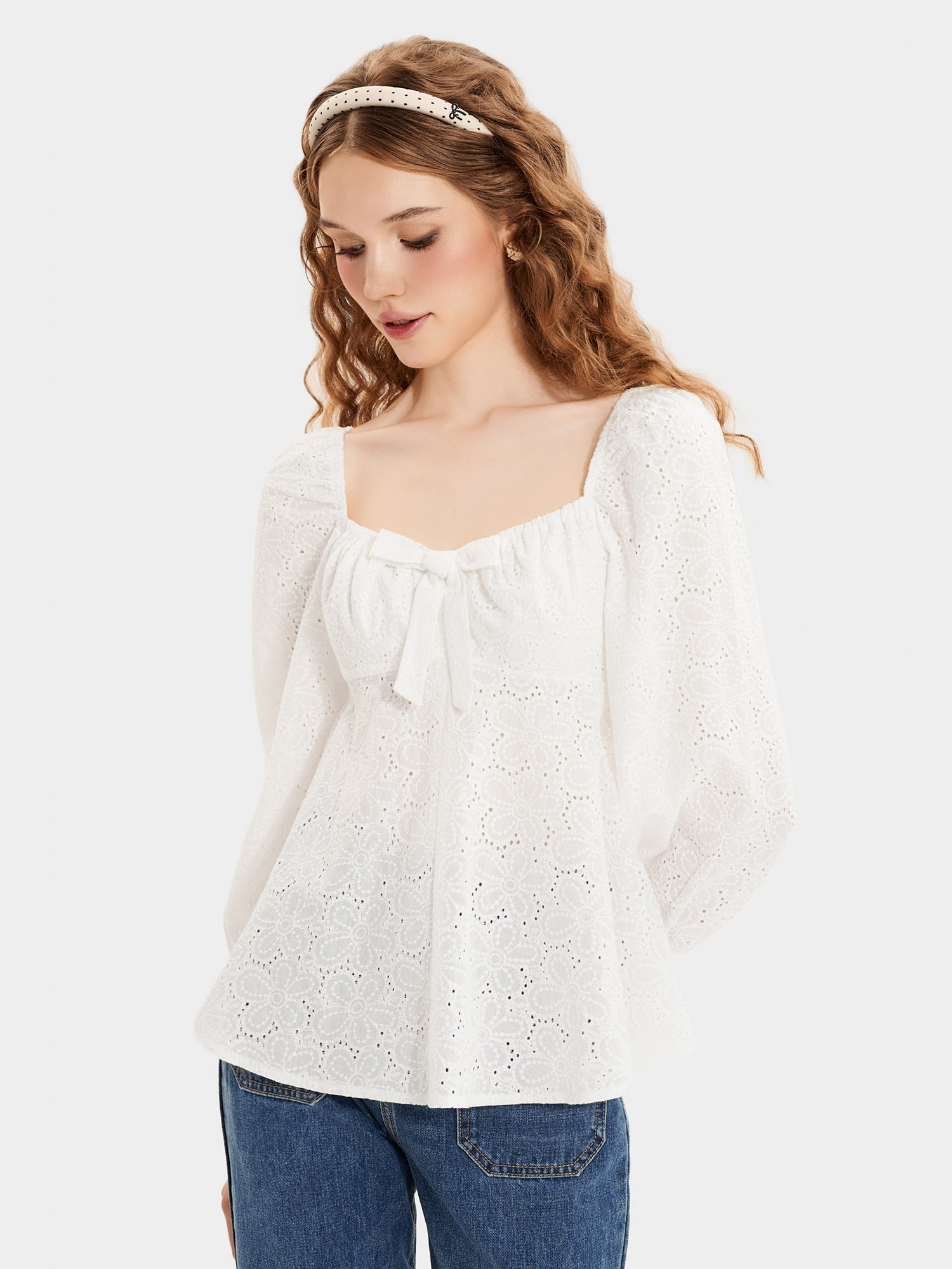 Áo kiểu babydoll thêu hoa tay dài đính nơ ngực