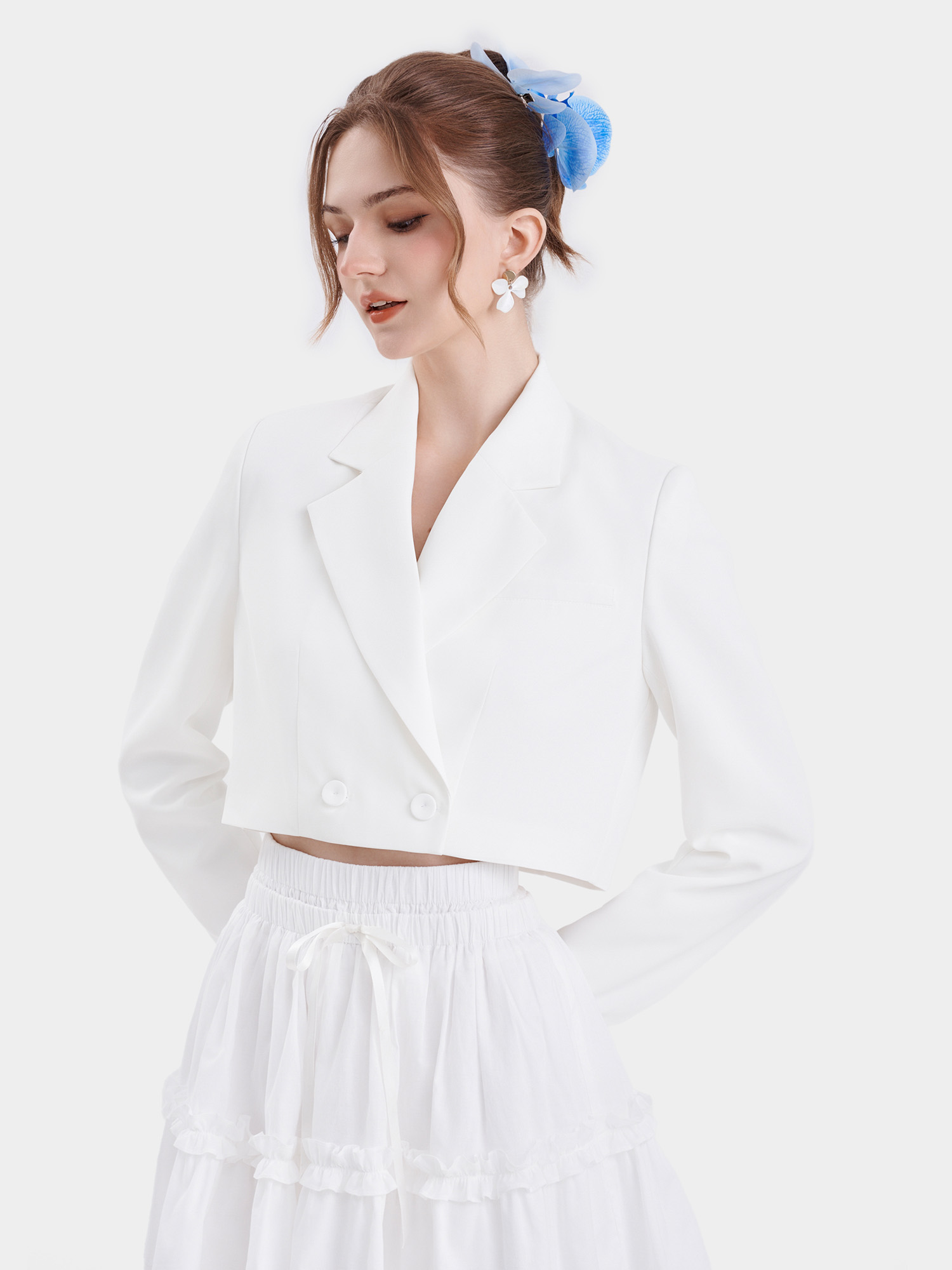 Áo blazer form ngắn tay dài phối túi giả