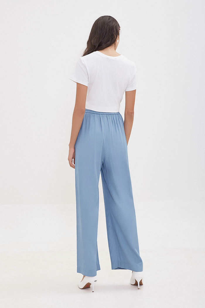 Áo thun croptop keep moving forward cột nơ